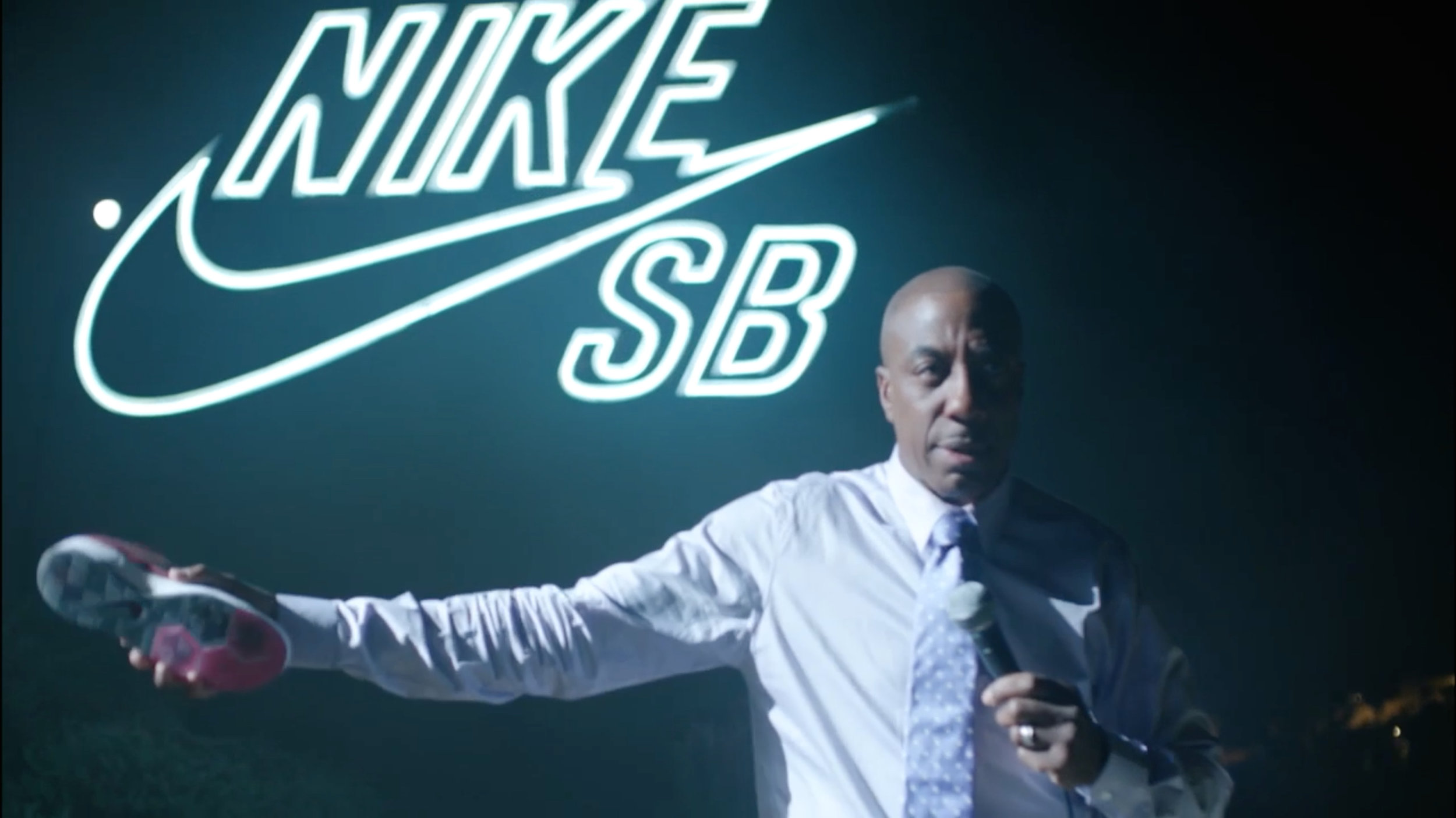Nike SB - Smoove with Sign and Shoe.jpg