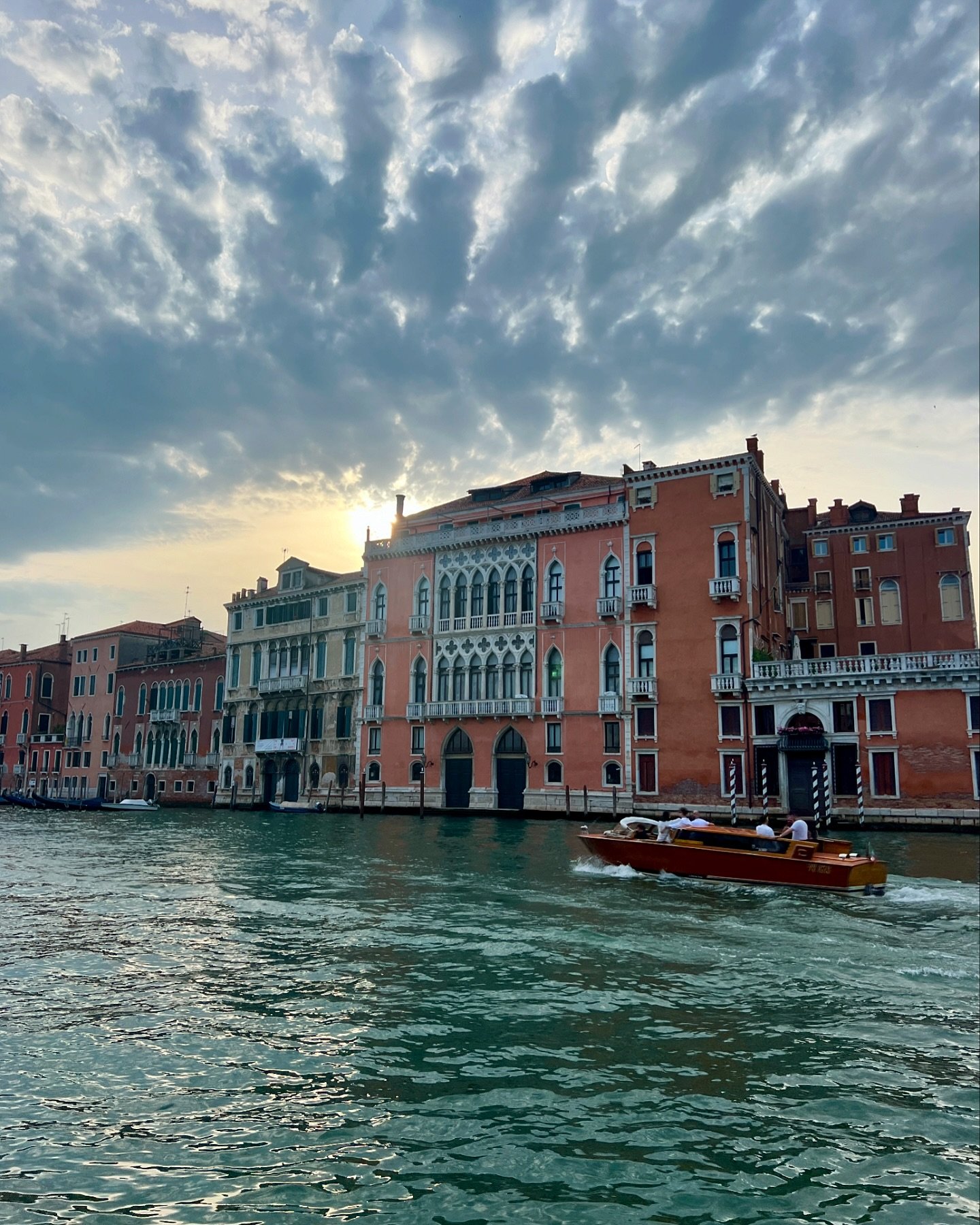 📍Venice 🇮🇹🛶🍷🍝

#venice #italy #travel