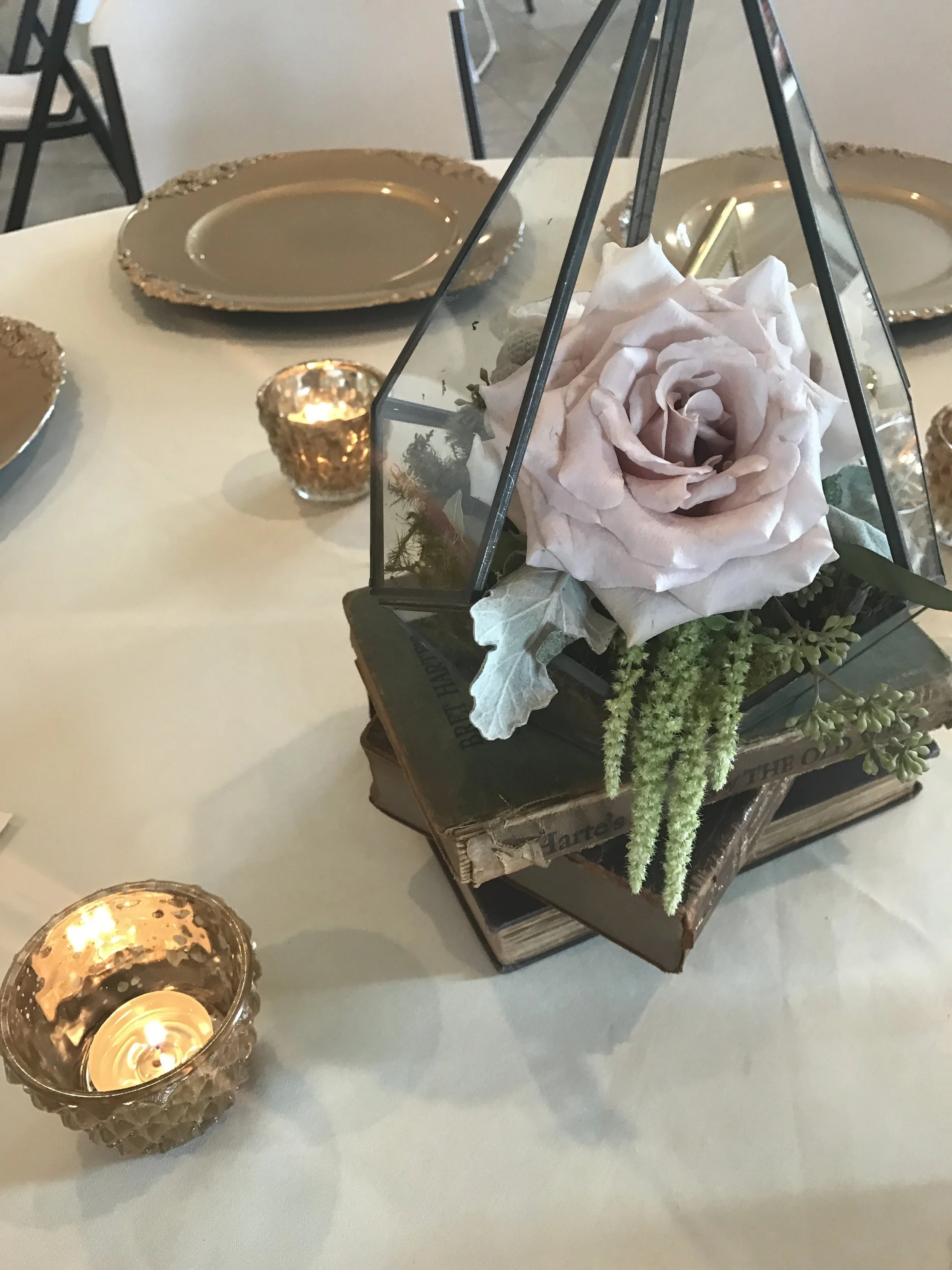 Black Terrariums Used as Centerpieces