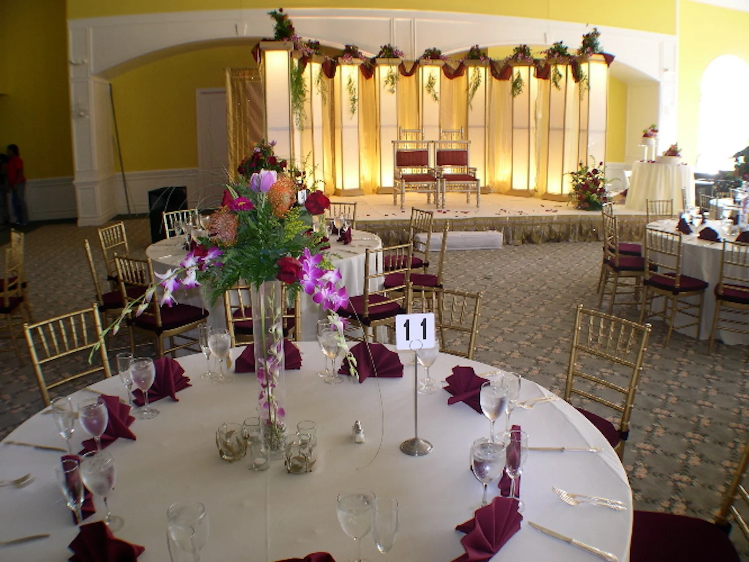 ballroom-stage-red-napkins.jpg