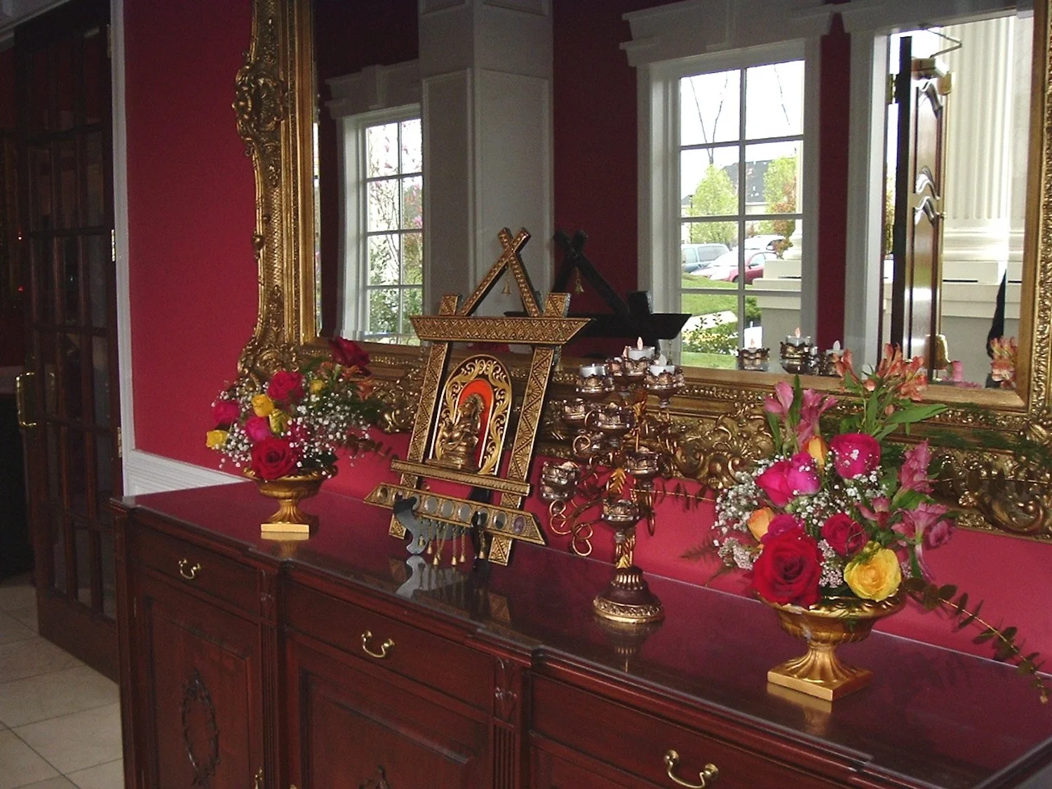 entry-with-table-flowers.JPG