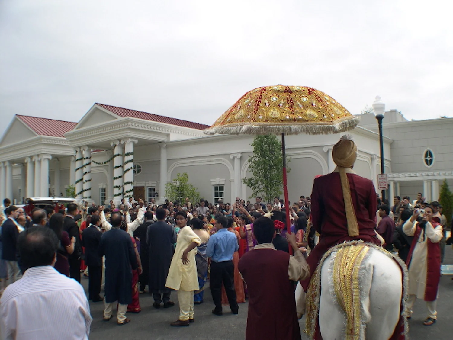 front-exterior-horse-entering.jpg