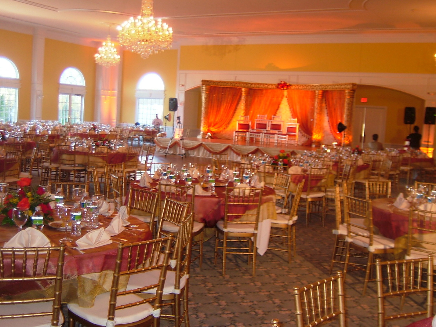 ballroom-red-tablecloths.JPG