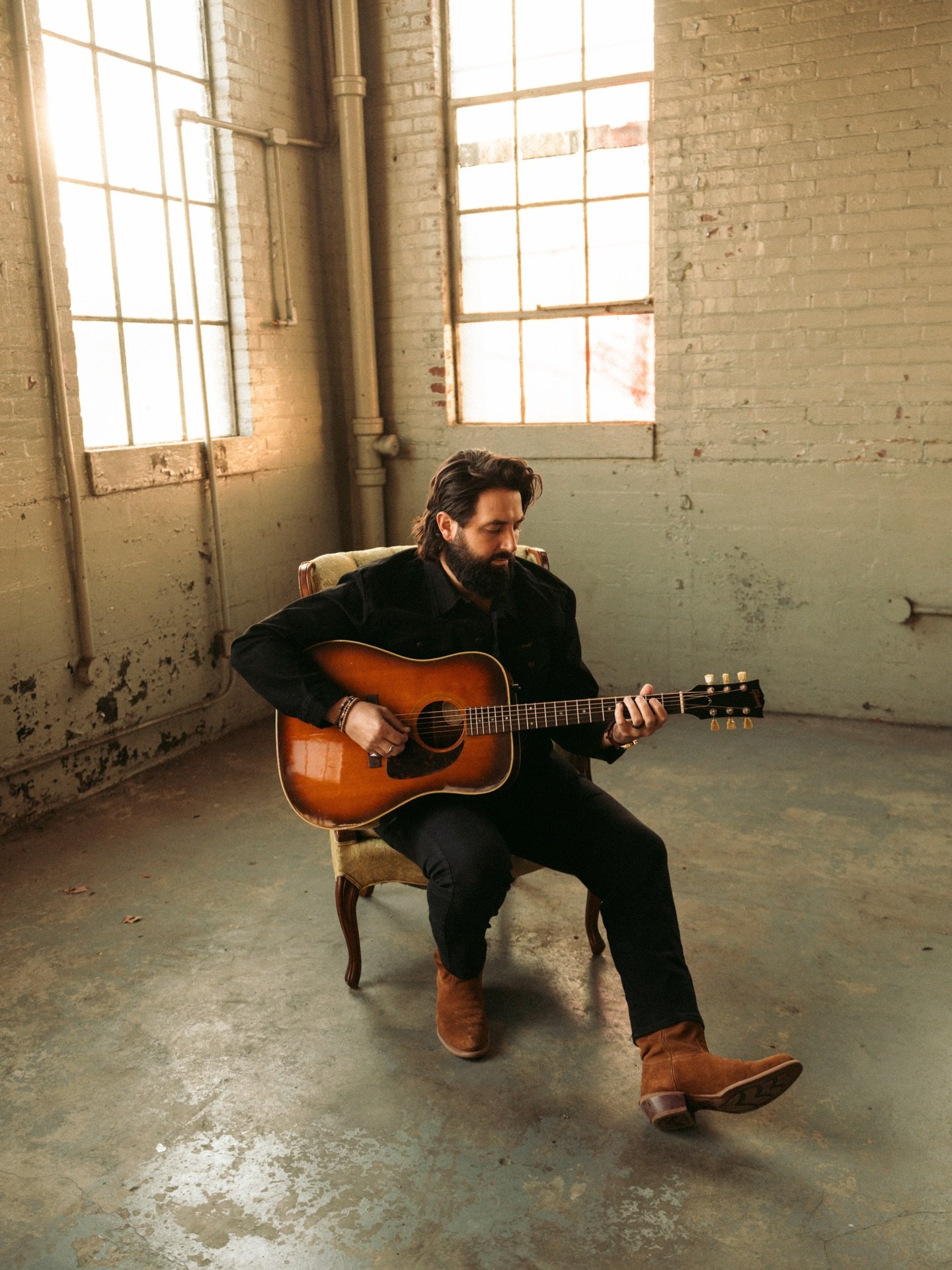 &ldquo;I wear black because I&rsquo;m comfortable in it. But then in the summertime when it&rsquo;s hot I&rsquo;m comfortable in light blue.&rdquo; @johnnycash

📸 @madisonrensingphotos