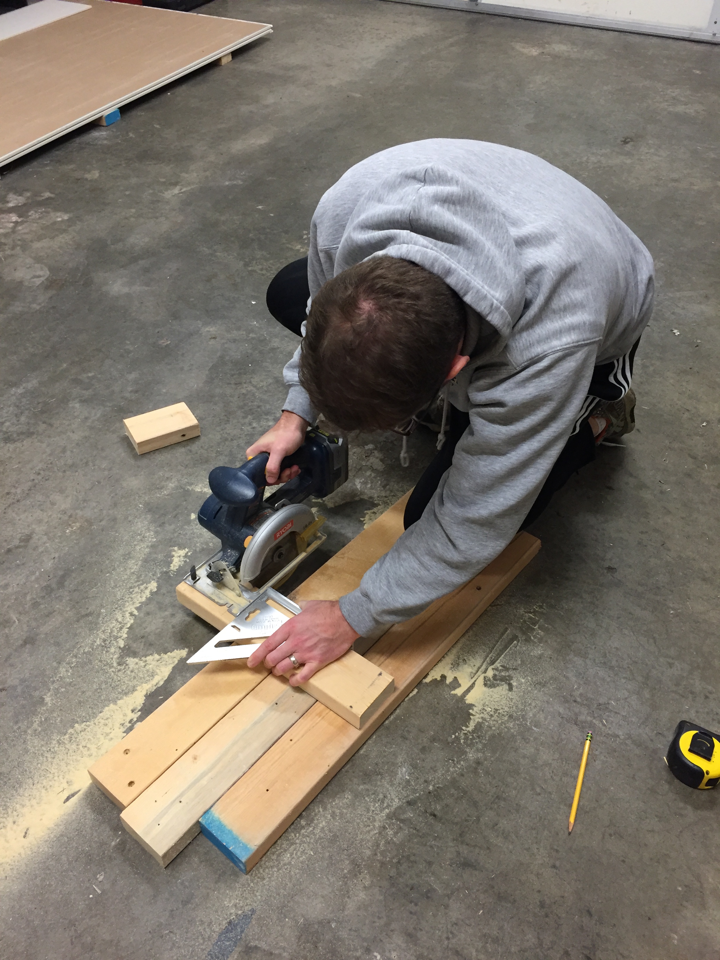 Cutting with a circular saw and speed square