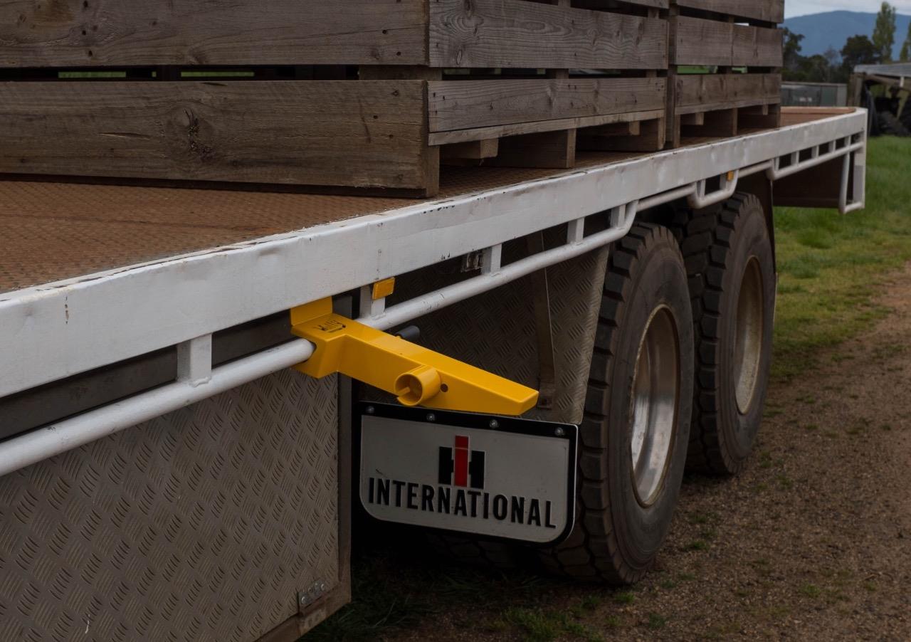 Industrially powder-coated in highly visible safety yellow