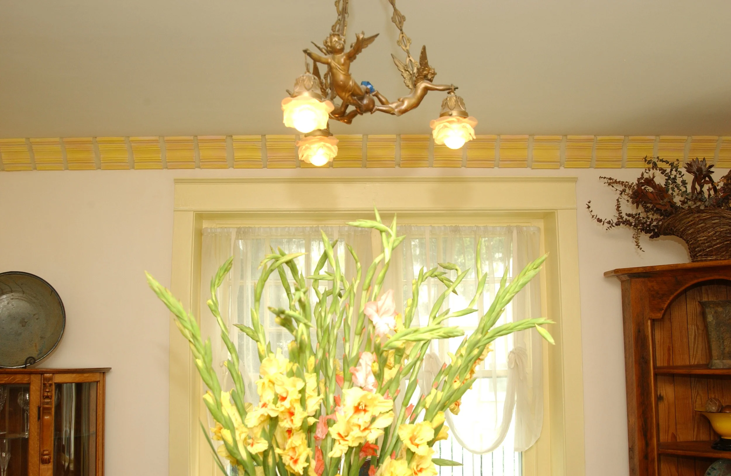 Crown Moldings 2.JPG