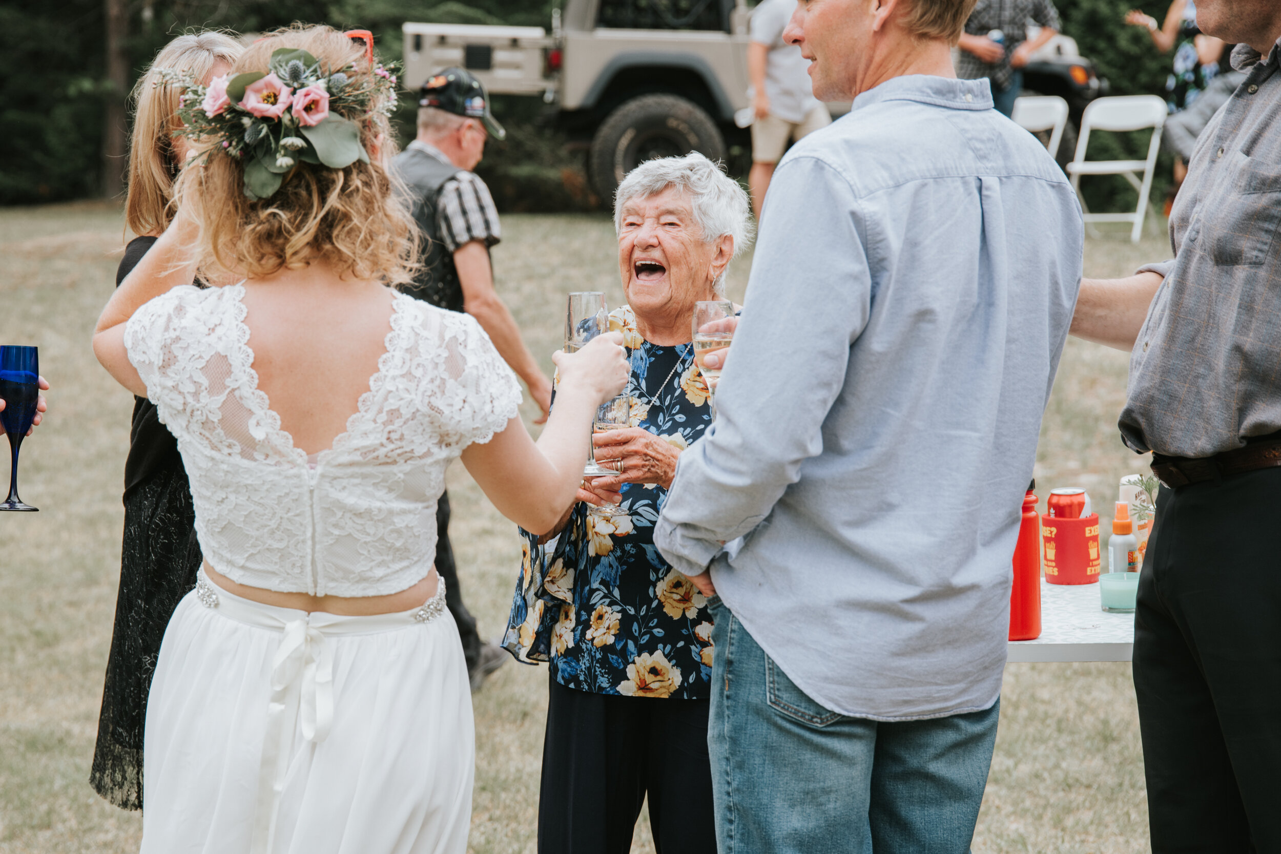 Ontario-backyard-wedding-photography-43.jpg
