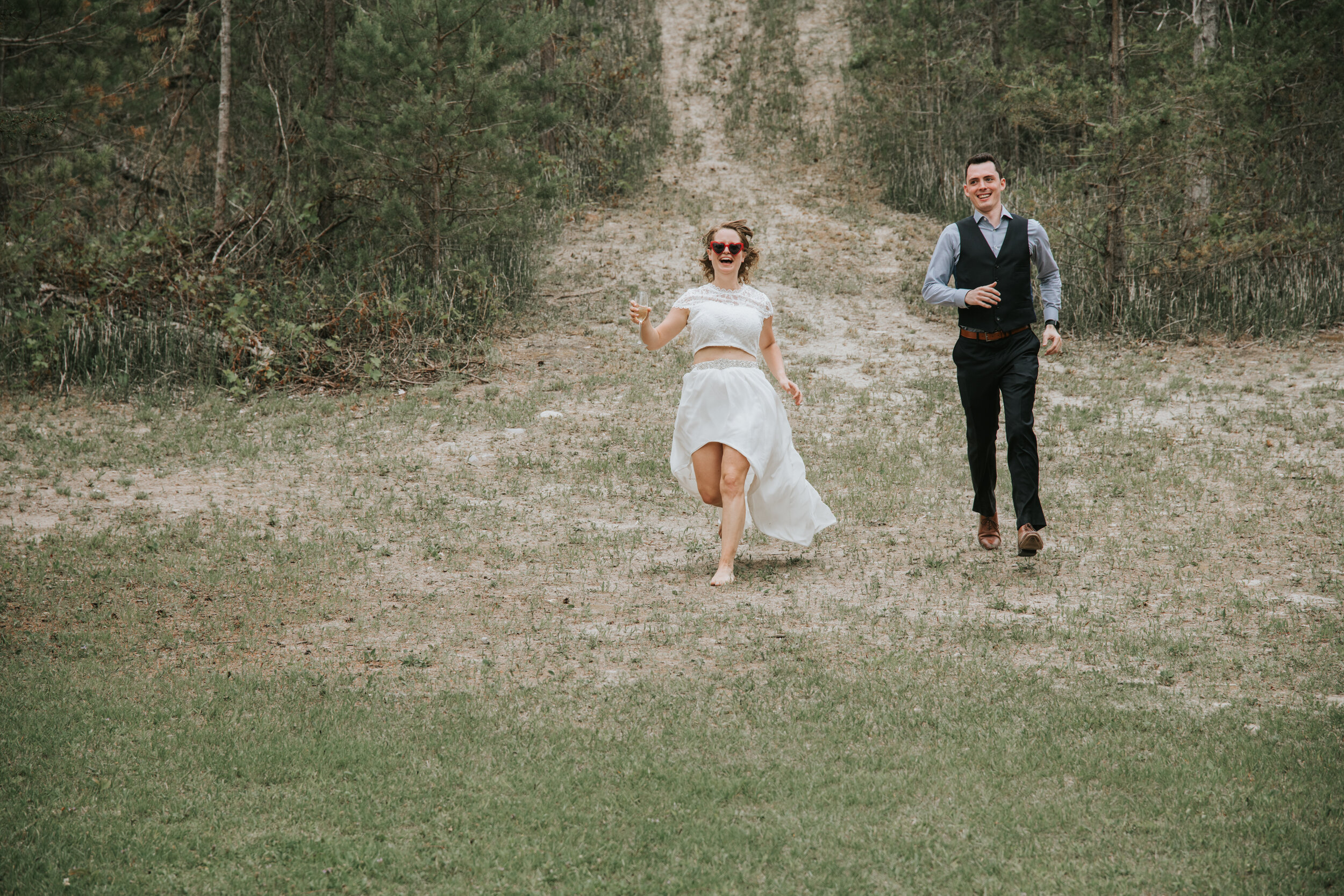 Ontario-backyard-wedding-photography-46.jpg