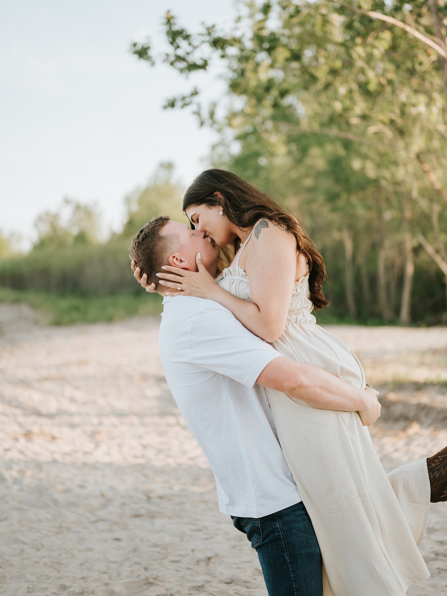 I&rsquo;m sure we&rsquo;re all beach bound this week, and grateful for a breeze! ☀️ 

I always have fun with these two and can&rsquo;t wait for their wedding this October ✨