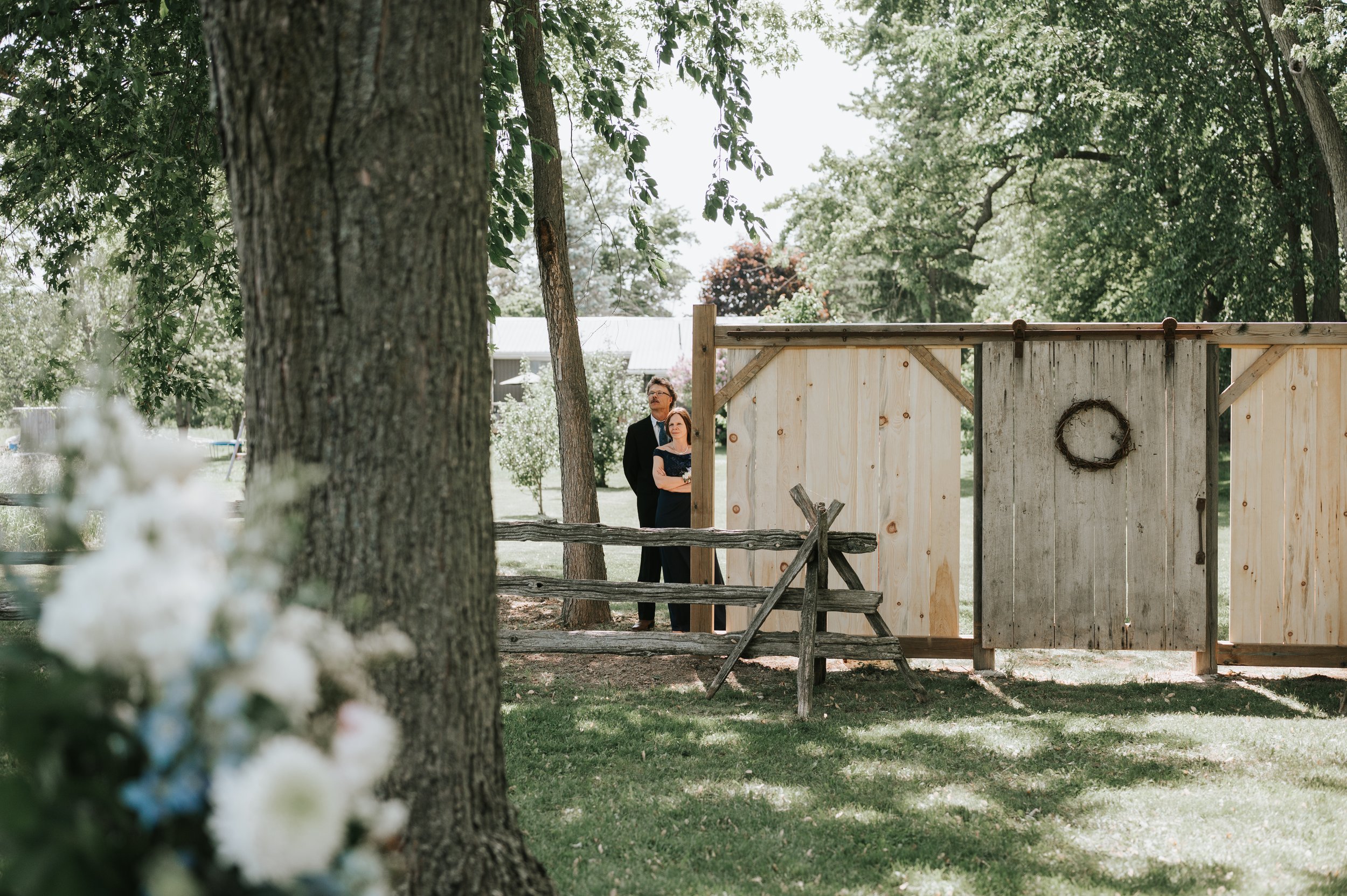 polmenna-barn-wedding-photographer-photos-ontario07.jpg