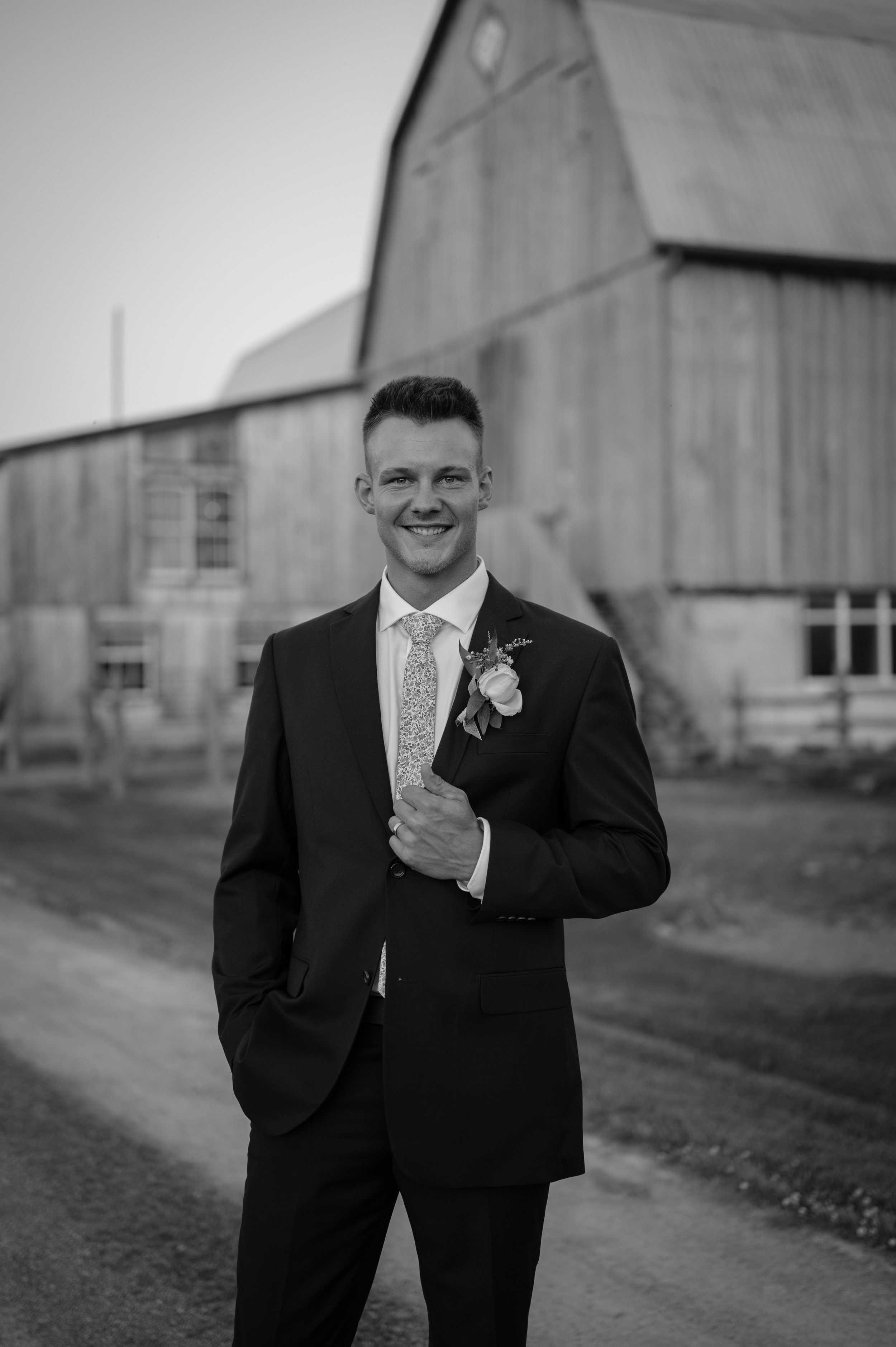 polmenna-barn-wedding-photographer-photos-ontario76.jpg