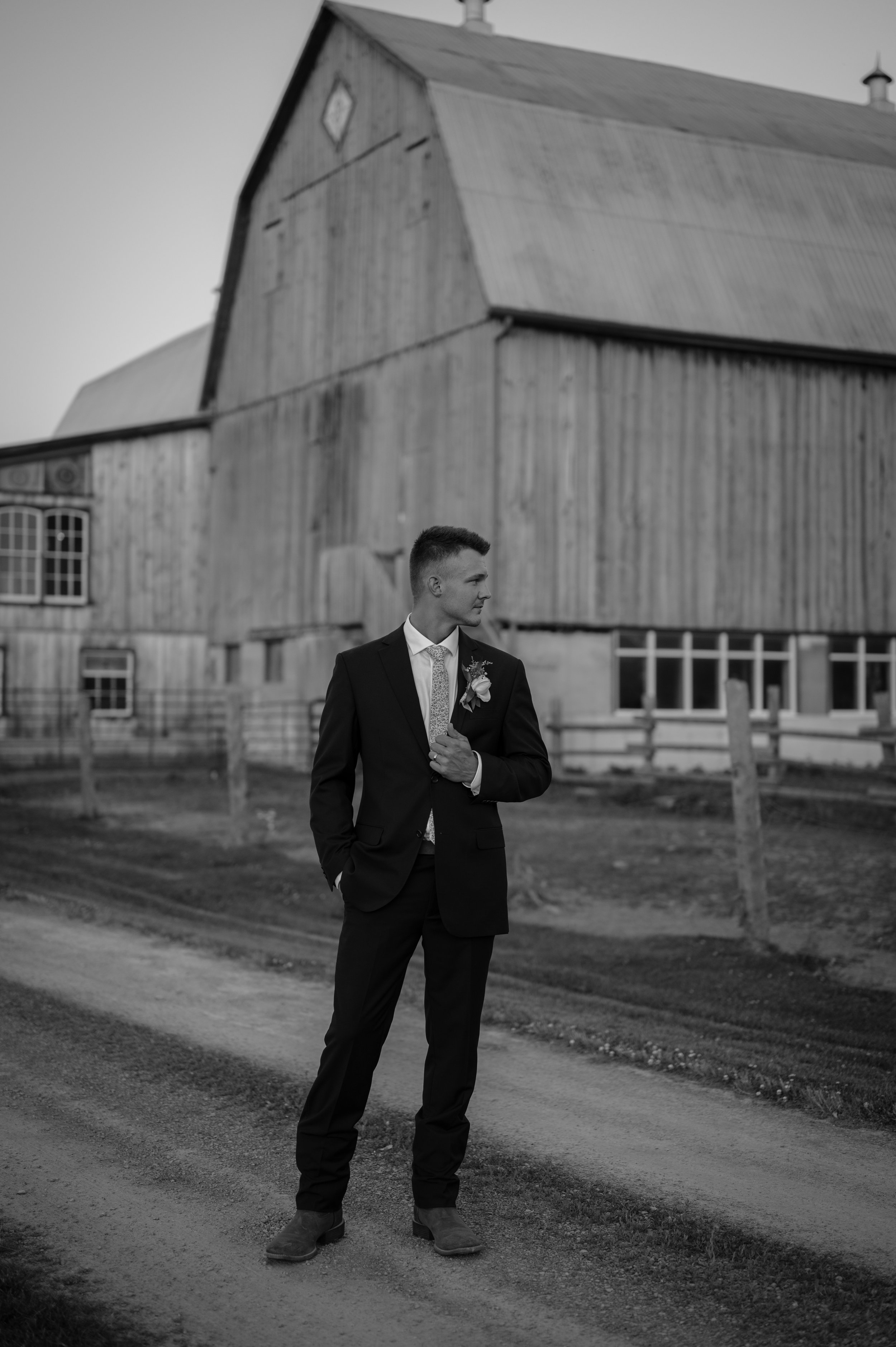 polmenna-barn-wedding-photographer-photos-ontario78.jpg