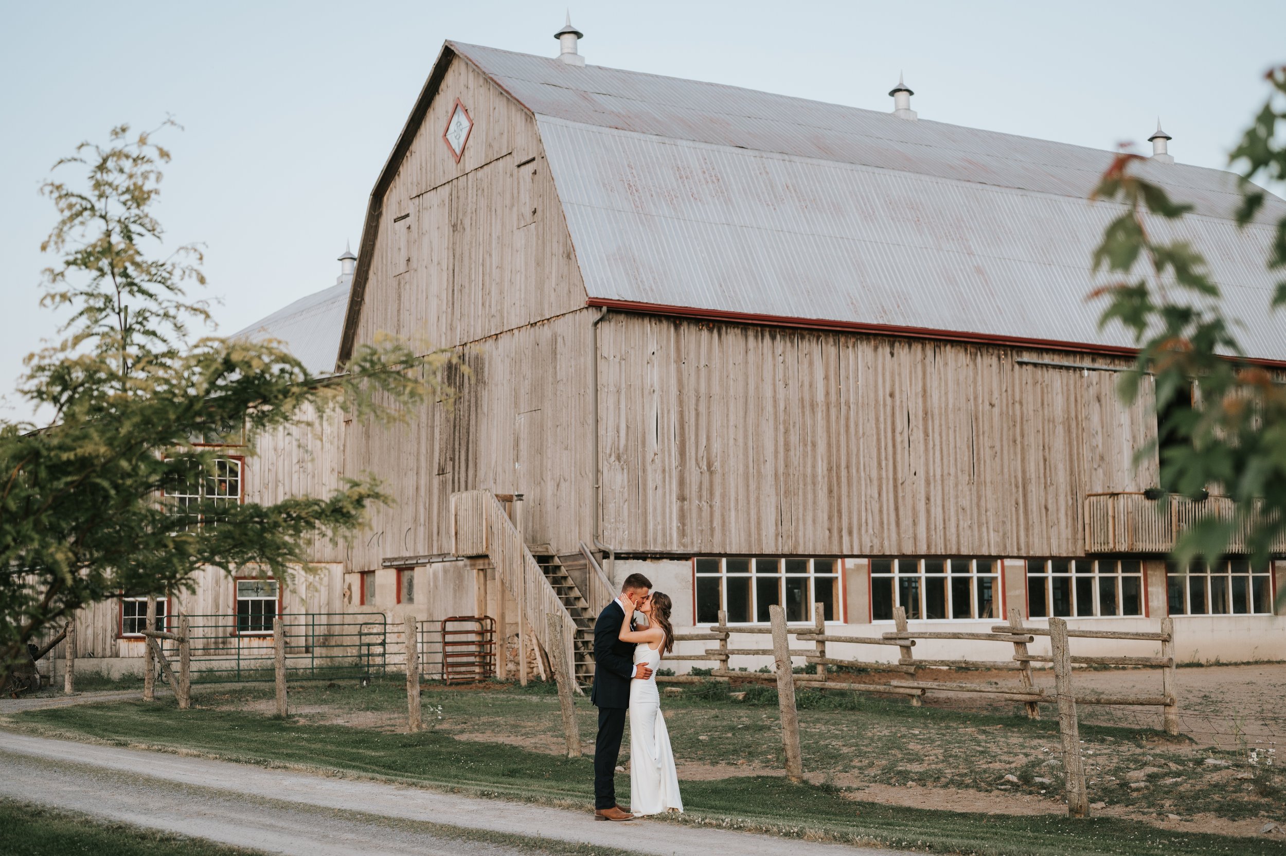 polmenna-barn-wedding-photographer-photos-ontario80.jpg