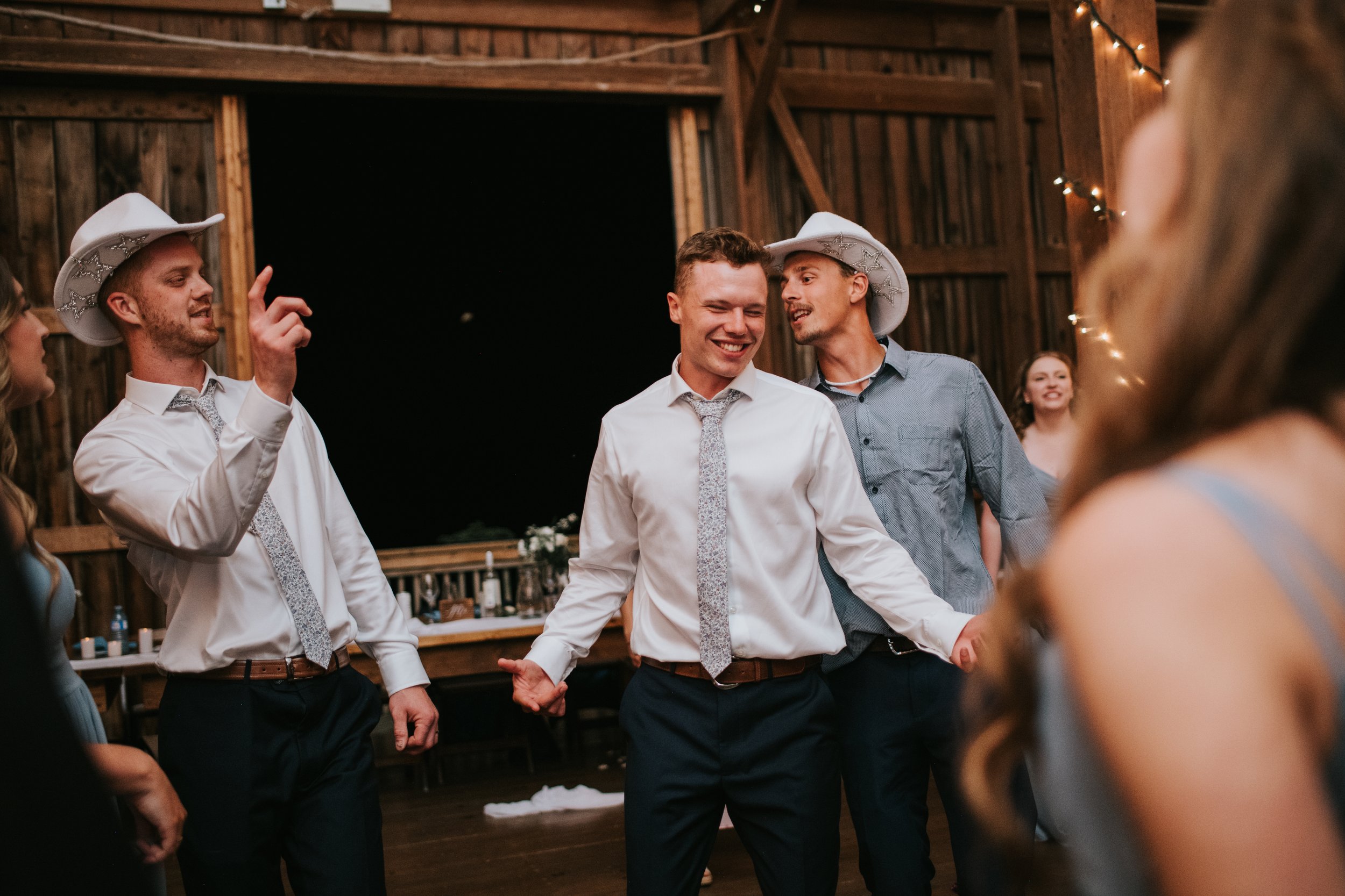 polmenna-barn-wedding-photographer-photos-ontario88.jpg