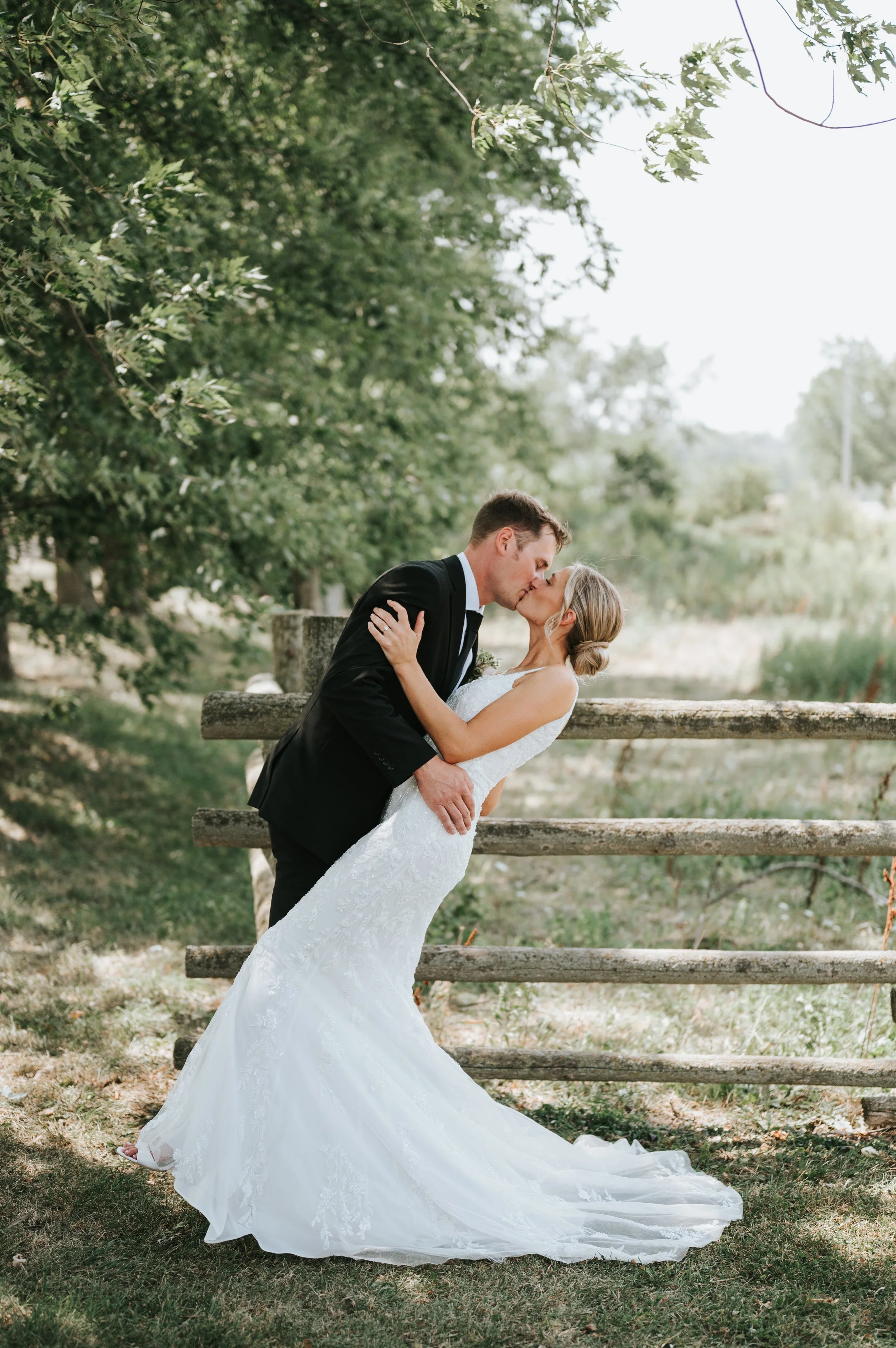 polmenna-barn-wedding-photos-photographer-ontario-campbellford150.jpg