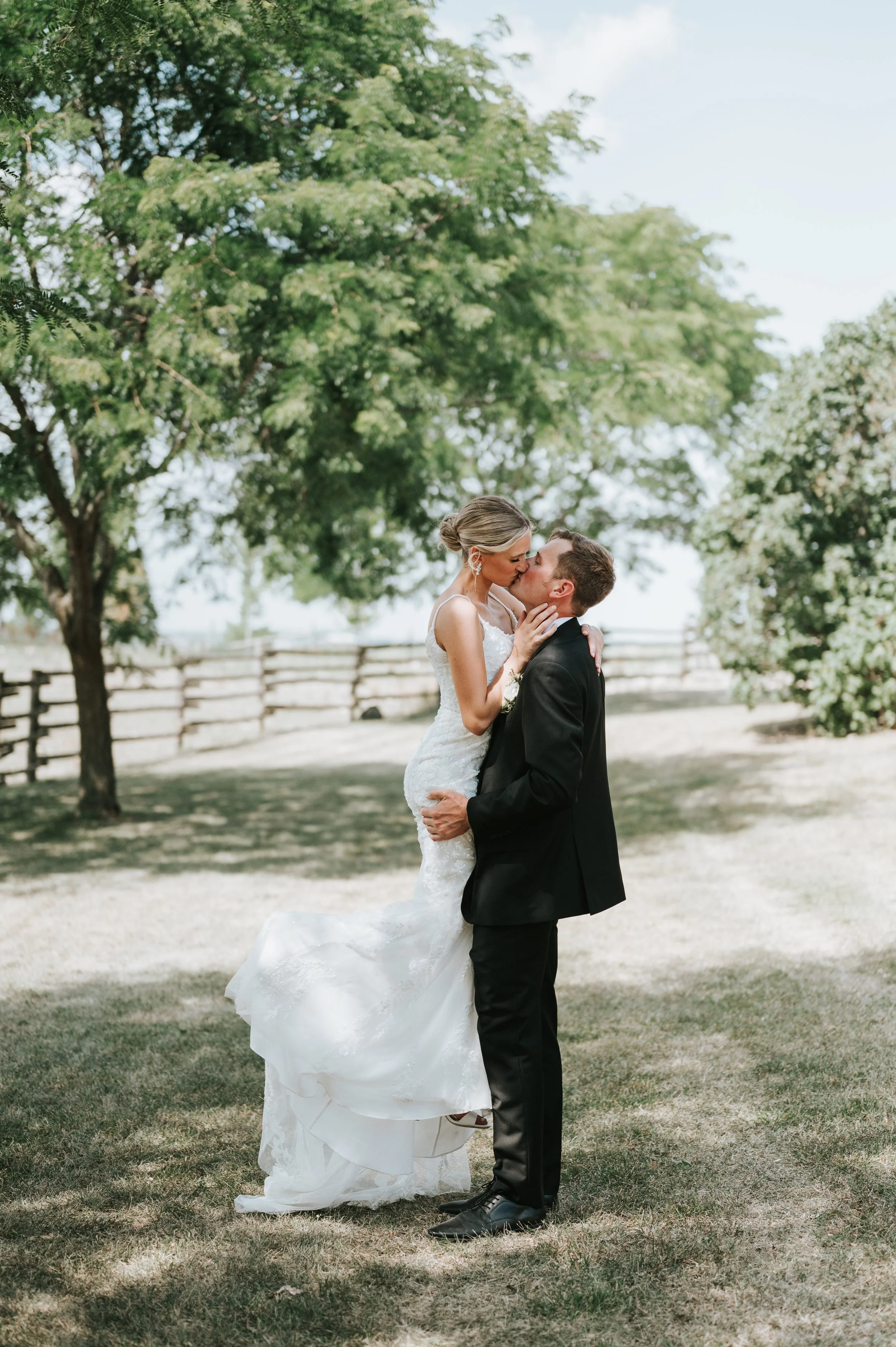 polmenna-barn-wedding-photos-photographer-ontario-campbellford154.jpg