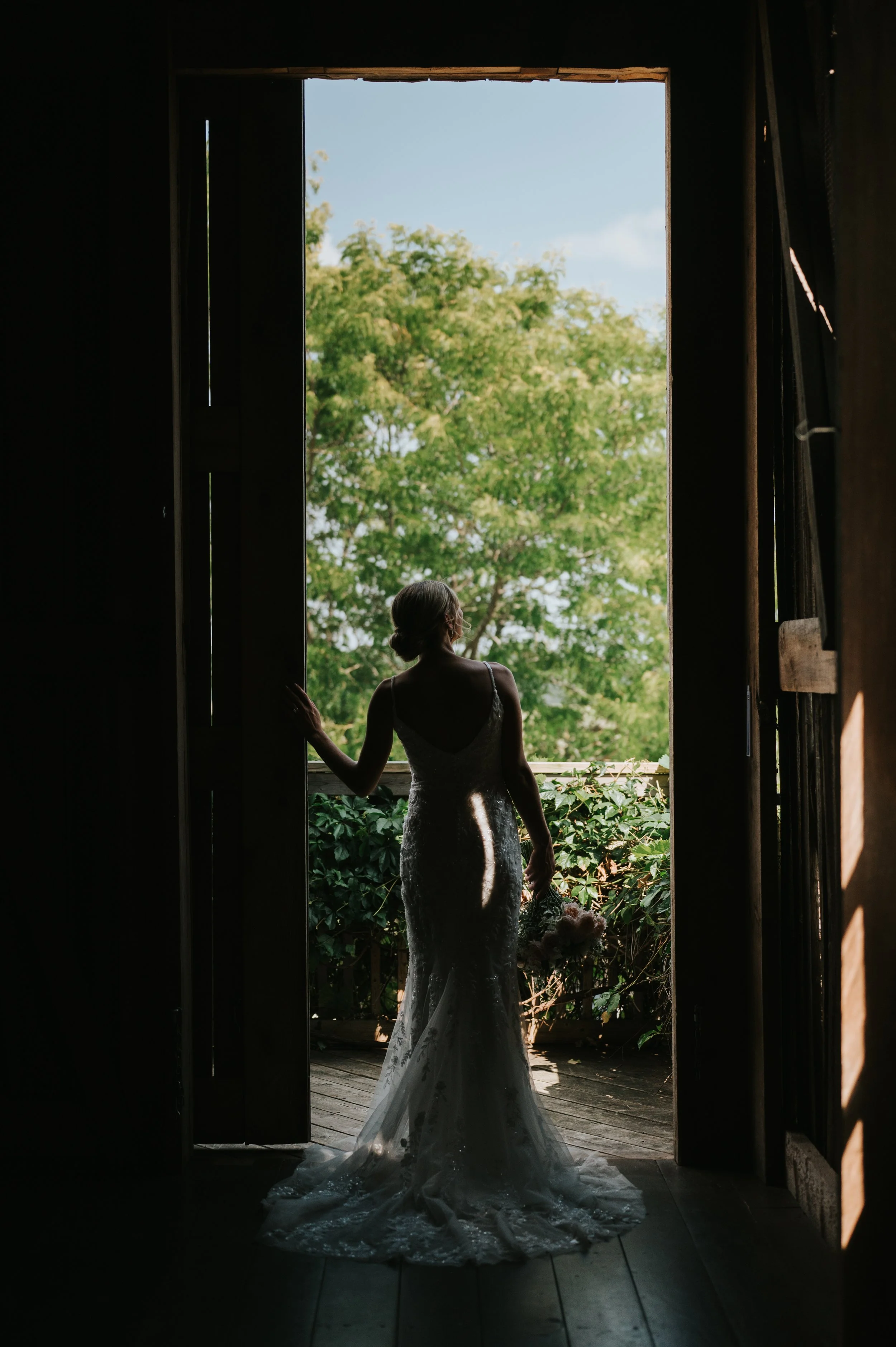 polmenna-barn-wedding-photos-photographer-ontario-campbellford157.jpg