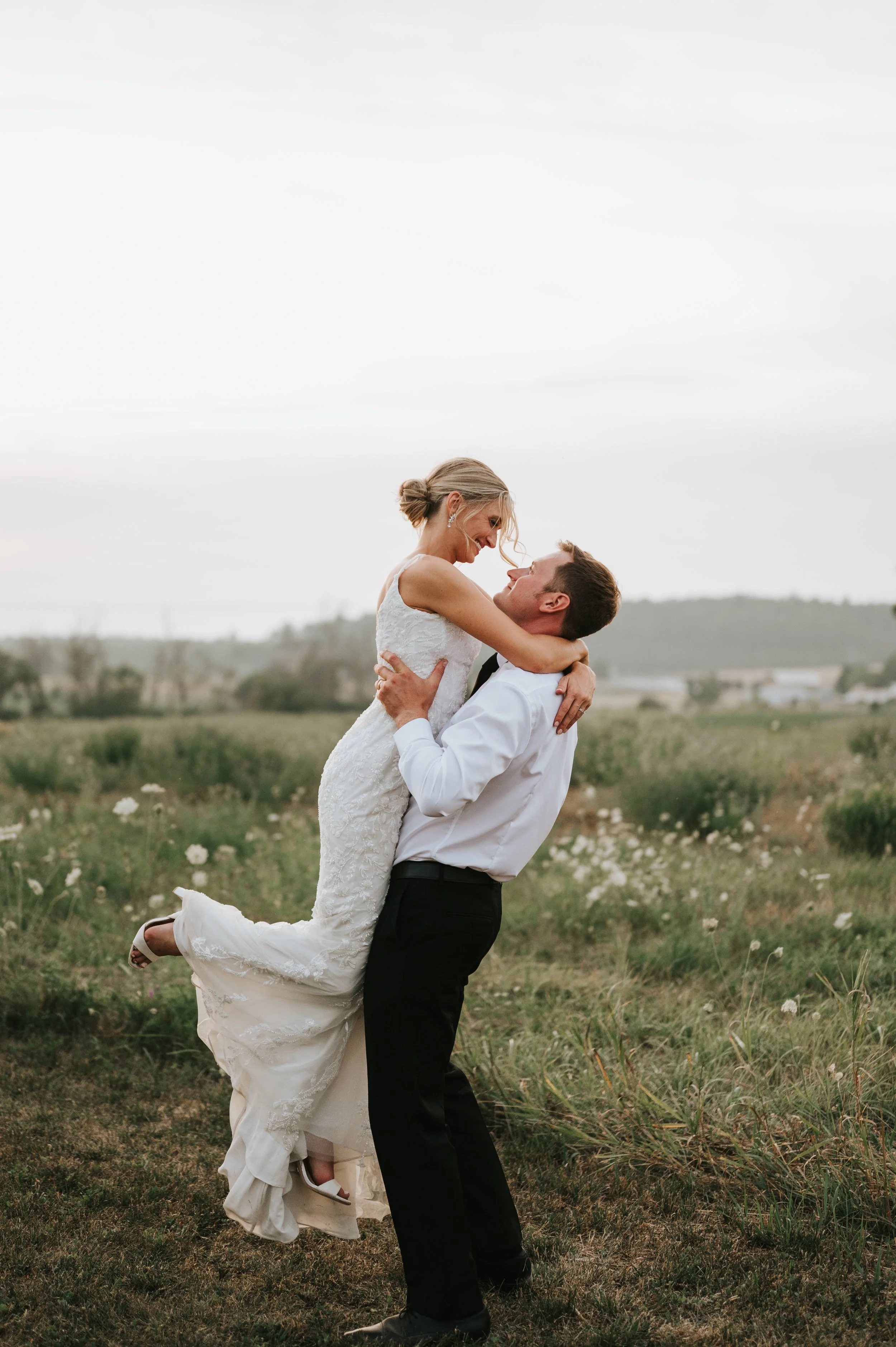 polmenna-barn-wedding-photos-photographer-ontario-campbellford204.jpg