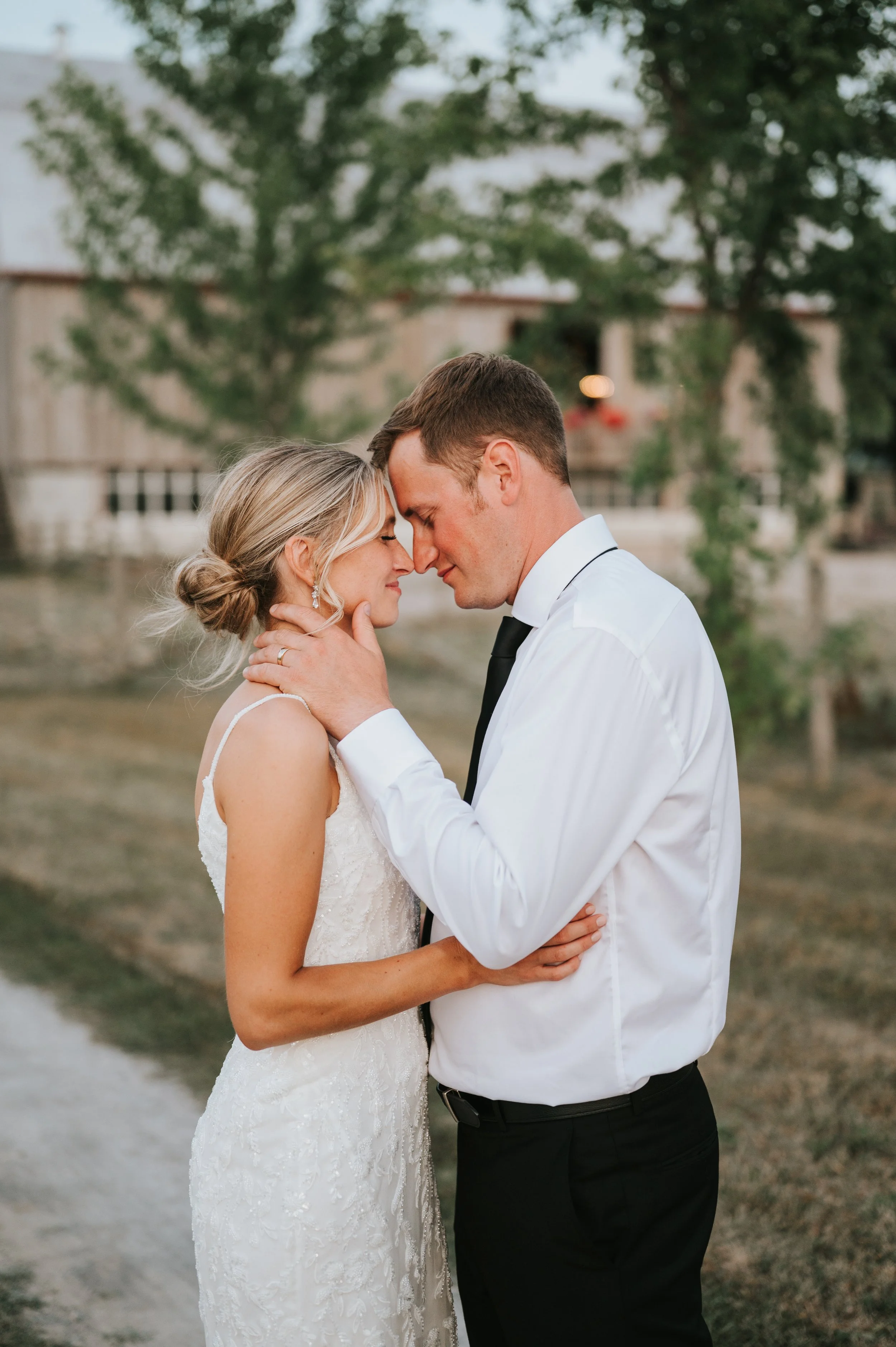polmenna-barn-wedding-photos-photographer-ontario-campbellford208.jpg
