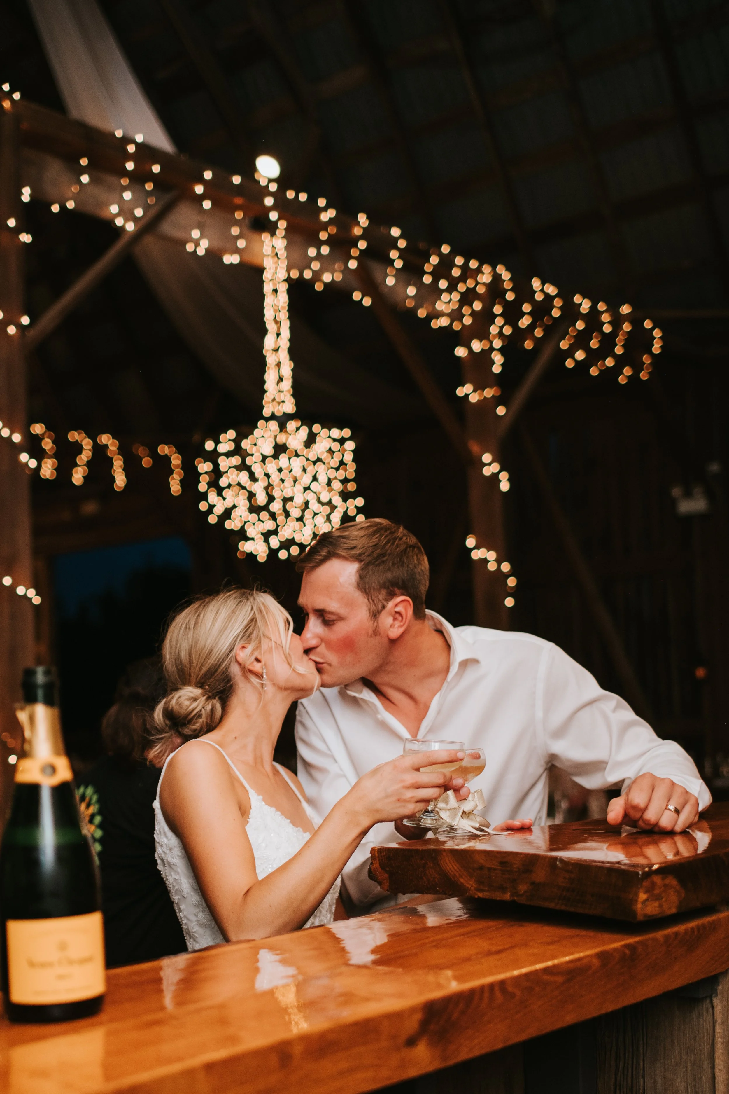 polmenna-barn-wedding-photos-photographer-ontario-campbellford218.jpg