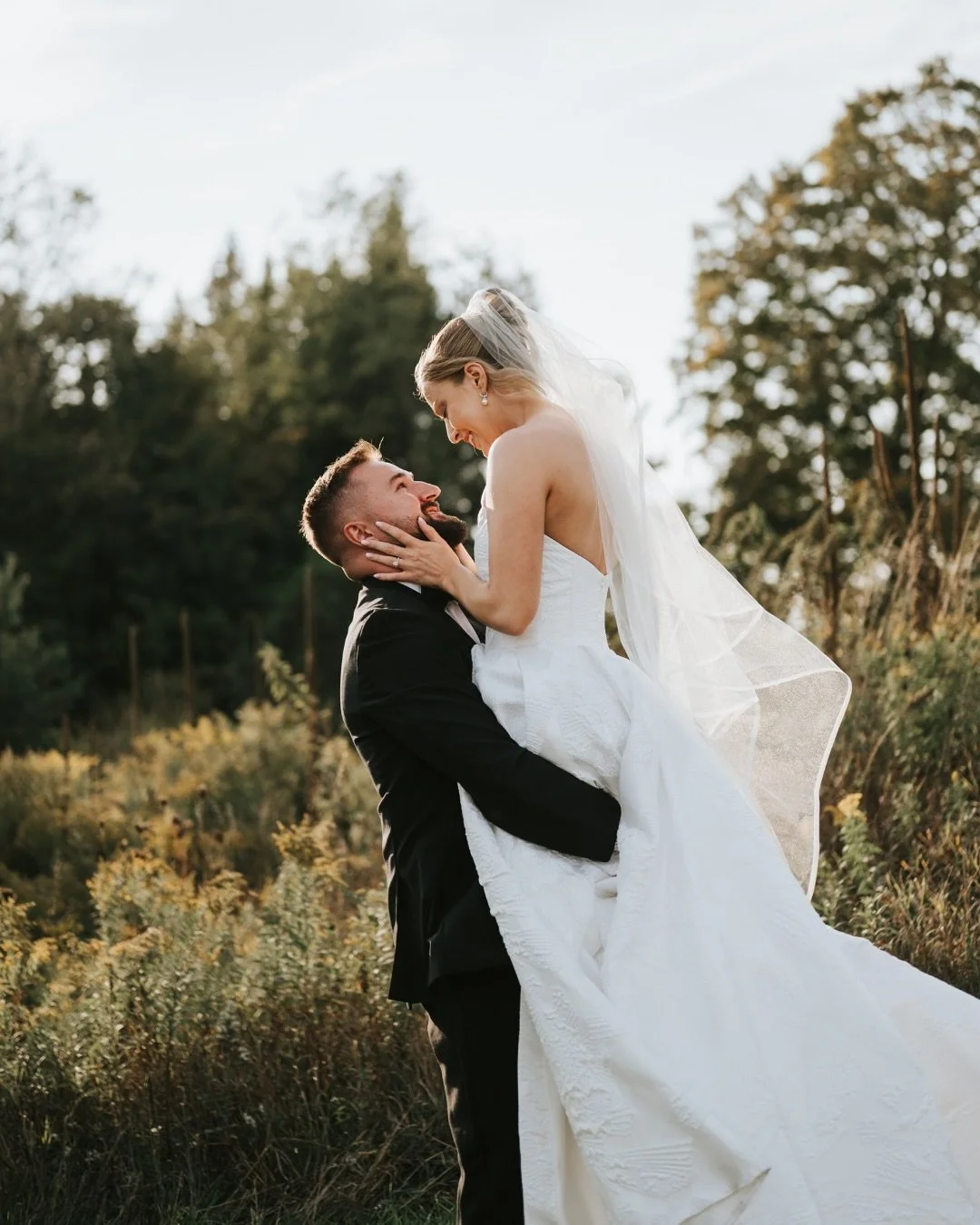 The first bit of fall vibes in a few of my favourite portraits from Sarah &amp; Curtis&rsquo;s wedding day at @blackdiamondgolfclub last weekend. 🍂