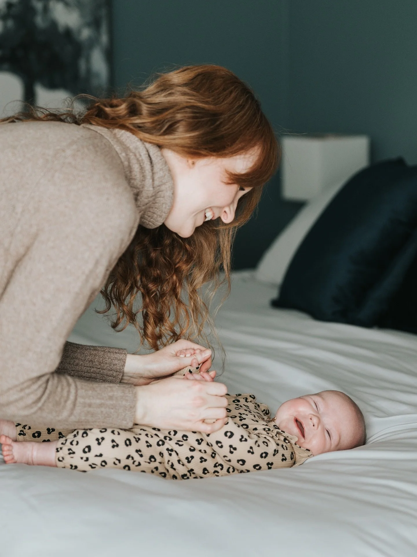There&rsquo;s something really special about photographing families in the place where their everyday life happens 🤍

No packing bags &amp; no rushing out the door. Just snuggles on the couch, your four legged friends, and the place you make most of