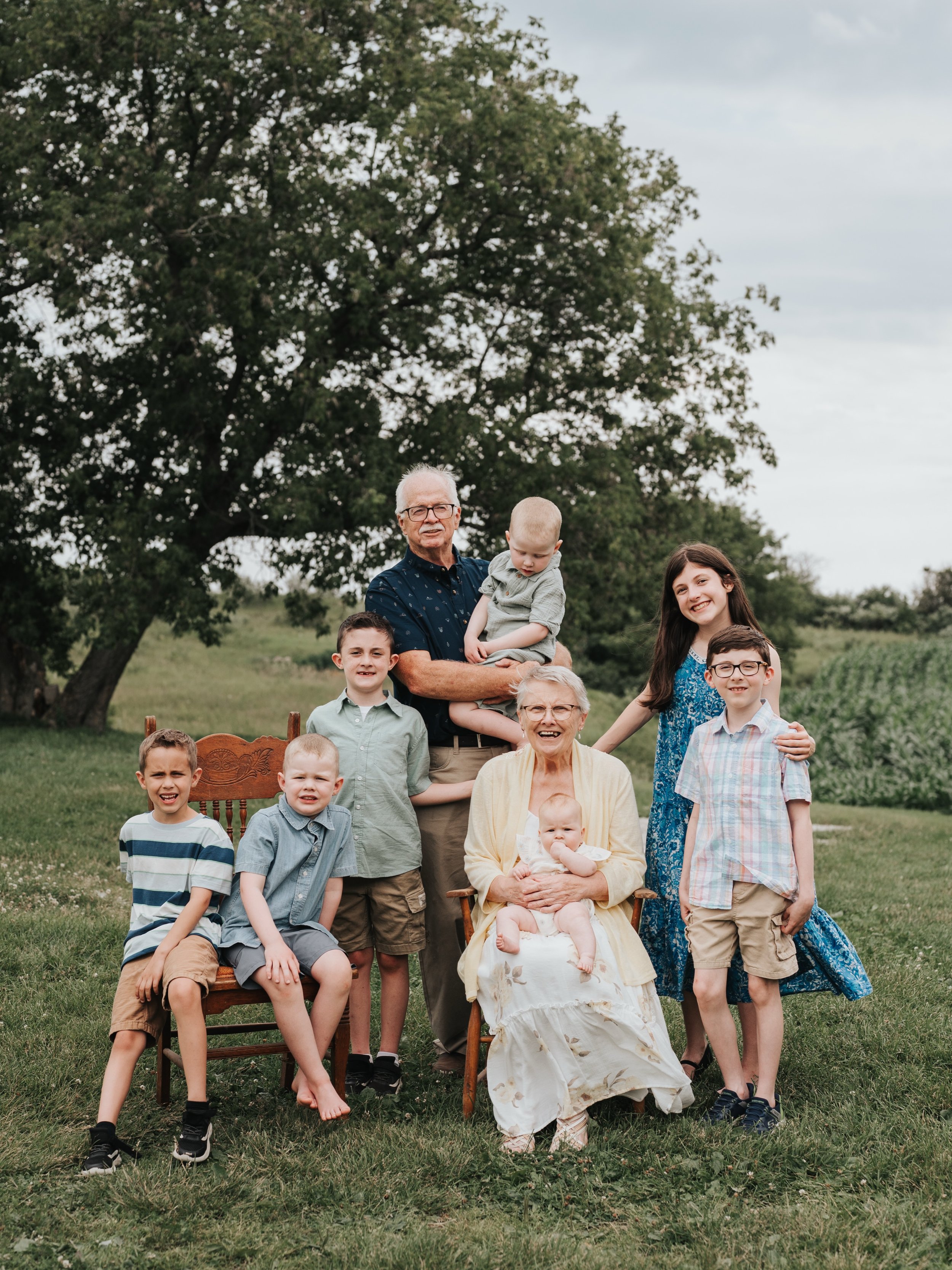 A really wholesome generational session on their family farm. These lucky grandparents have 7 really sweet grandchildren who all come to visit once a year. This is my second time photographing them all, and it amazes me how quickly they have grown ✨