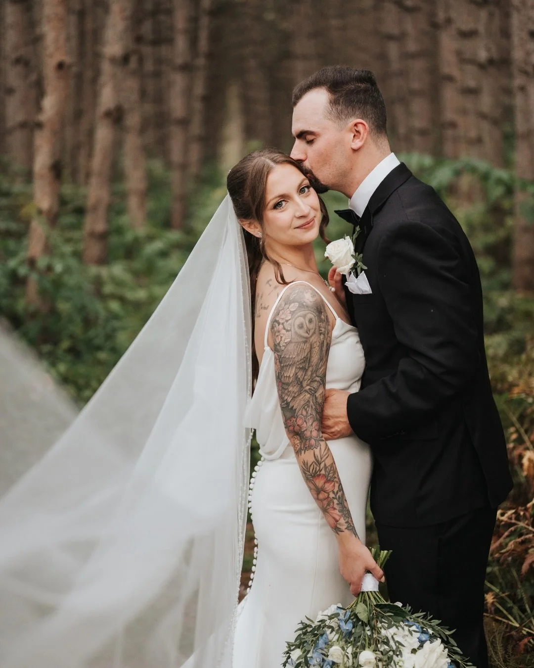Amber &amp; Adam.

A literally perfect fall wedding at The Meadows in Stirling 🍂 

Photographer: @candiceyurko.photography 
Venue and Catering: @themeadowsweddings 
Content creator: @brideflicks 

#porthopeweddingphotographer #porthopewedding #north