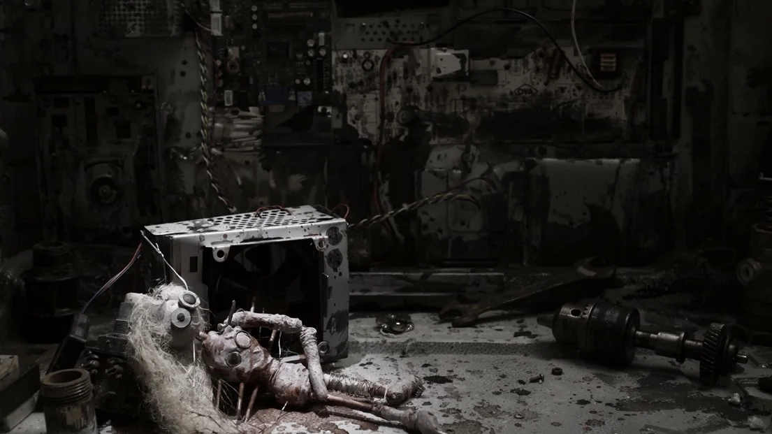Claustrophilia_still-03.jpg