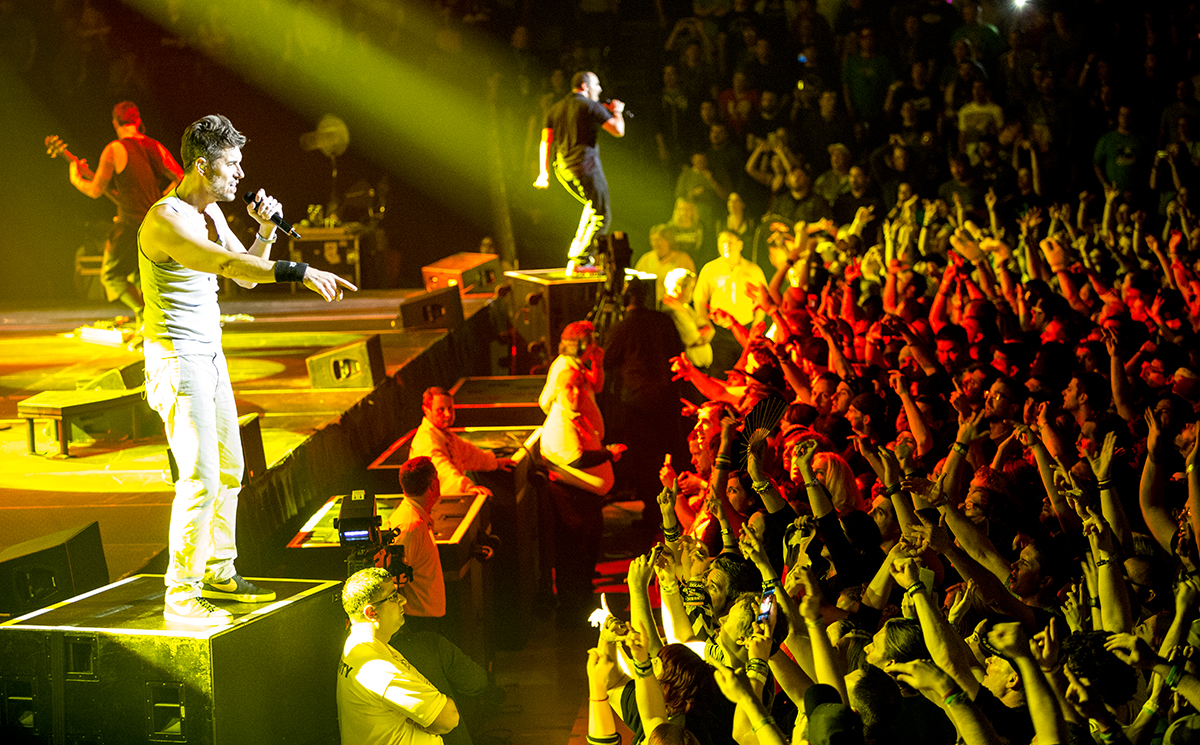 nick and sa on speaker box with pit.jpg