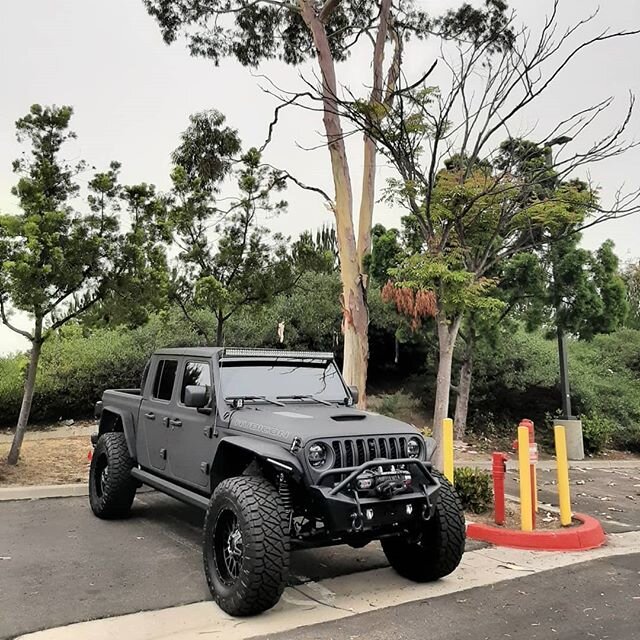 Dropping another Magnuson TVS1900 into this Beast!!
*
*
#magnusonsuperchargers #jeep #jeeplife #jeepgladiator #boosted #tvs1900 #rubicon #rubi