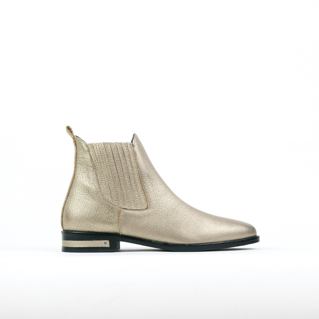 Smooth Chelsea Boot in Gold Metallic