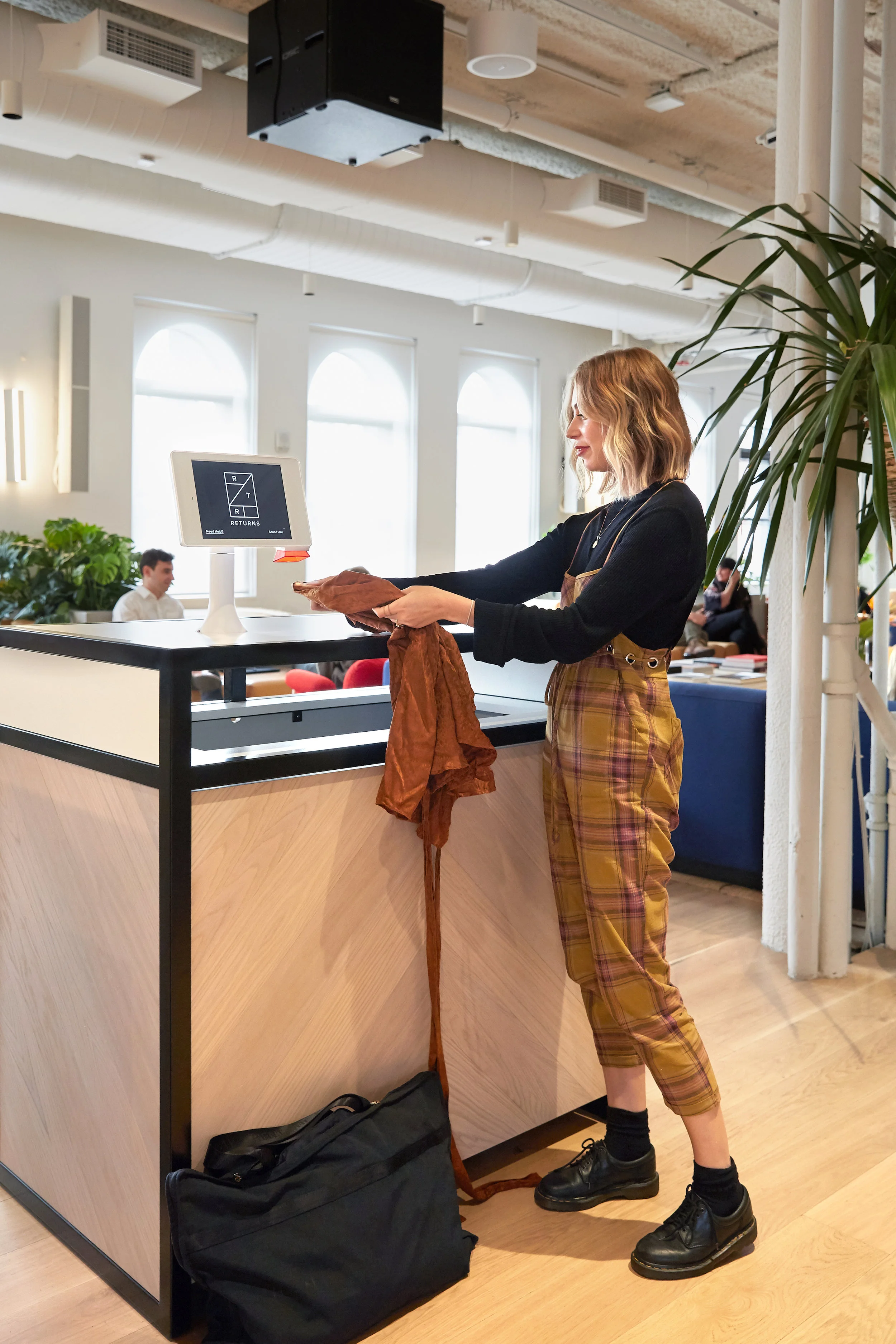 20181016_RTR_WeWork_DropOffBox_63A2813_RETOUCHED.jpg