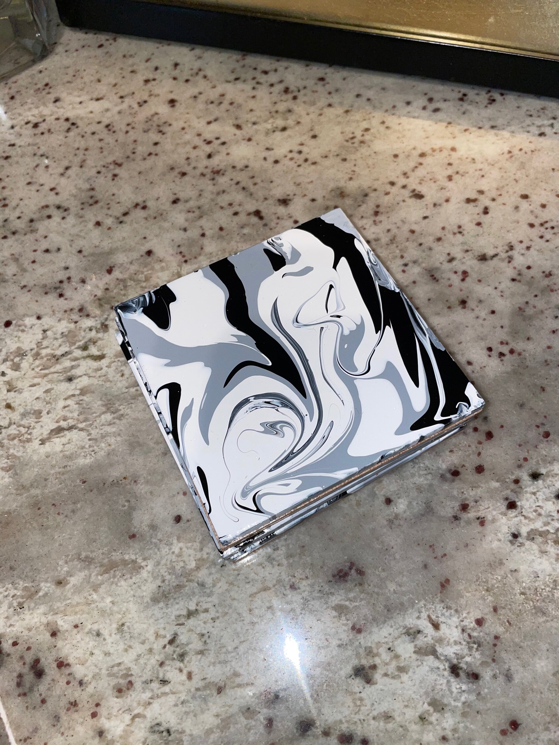 52FDEAB8-435C-48A7-9932-6085061BB4FF