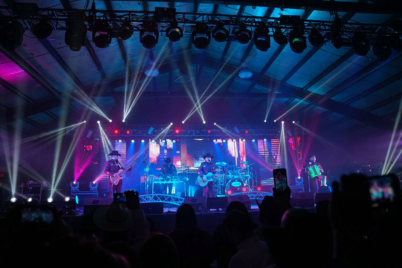 VAL AIR BALLROOM: DES MOINES, IA