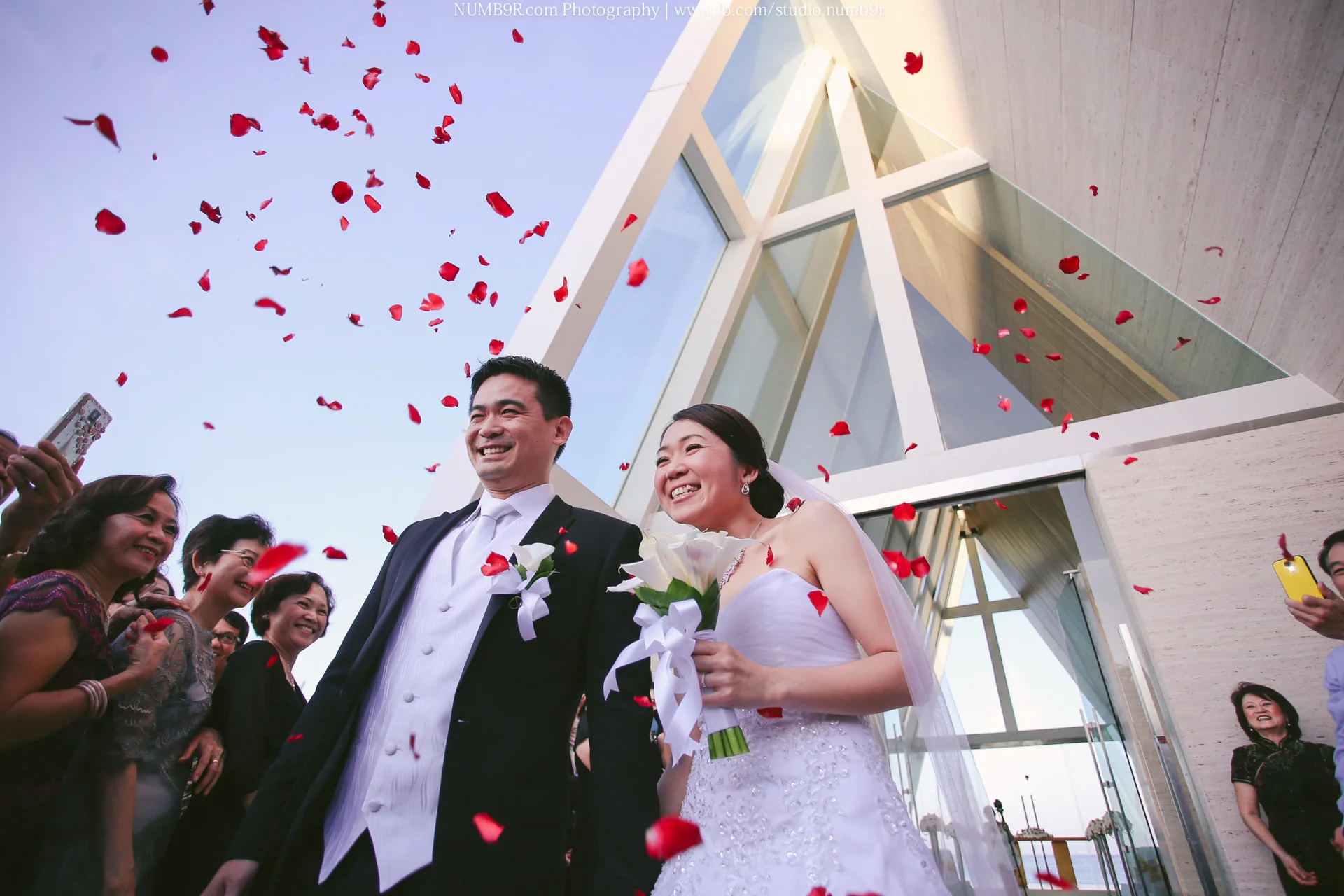 studio_numb9r_wedding-bali-beach-conrad-infinity-church-slideshow-FB-347.jpg