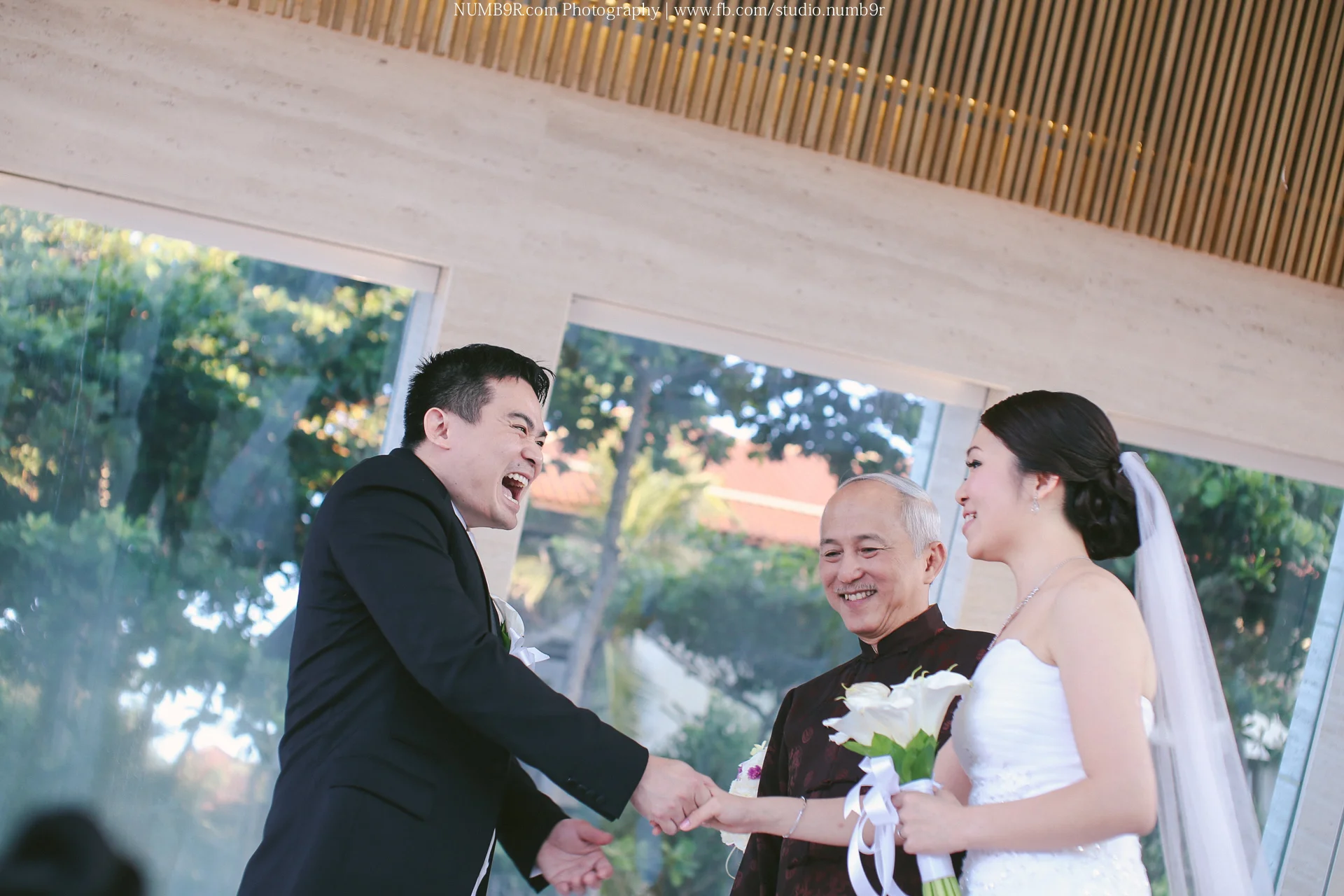 studio_numb9r_wedding-bali-beach-conrad-infinity-church-slideshow-FB-365.jpg
