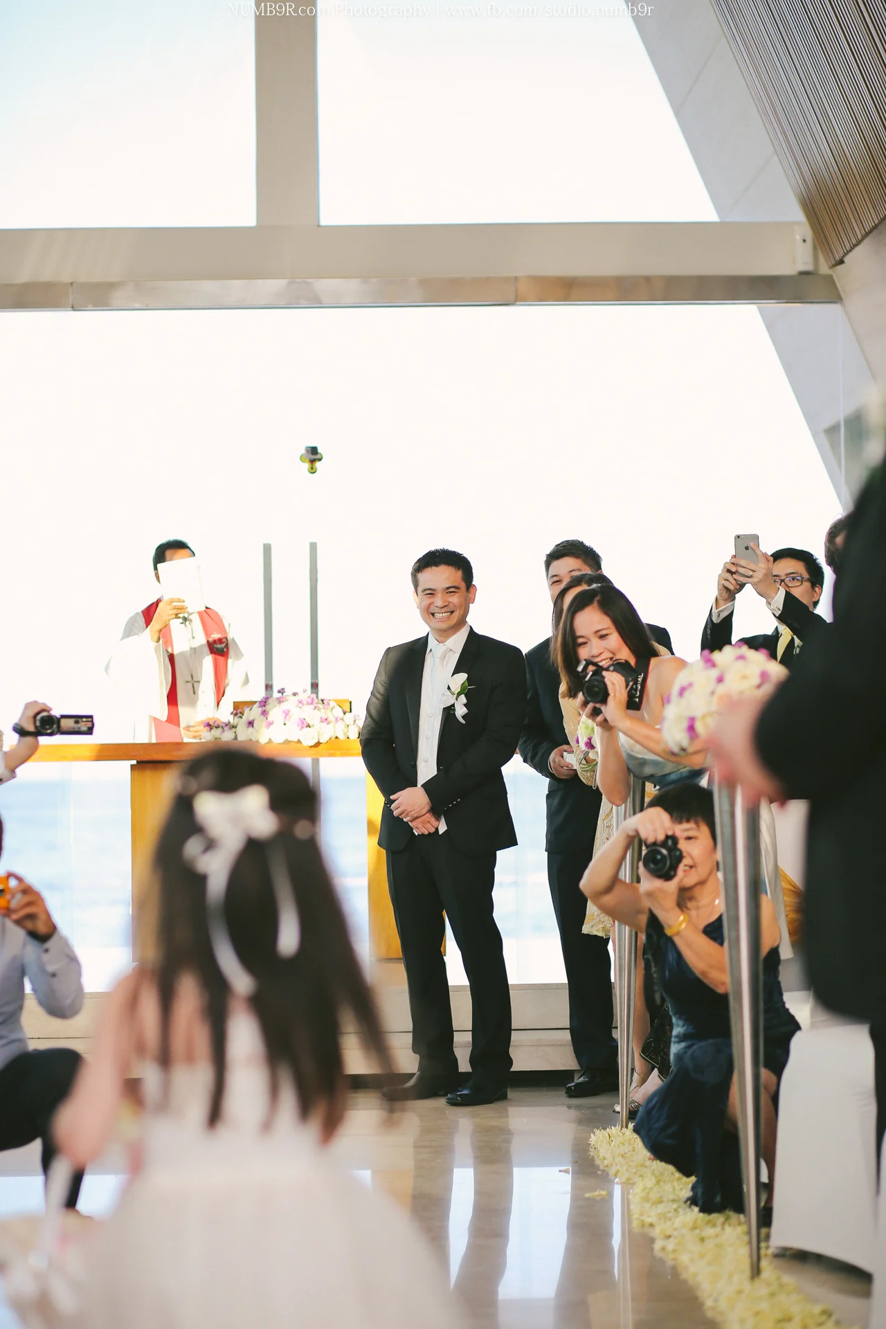 studio_numb9r_wedding-bali-beach-conrad-infinity-church-slideshow-FB-281.jpg