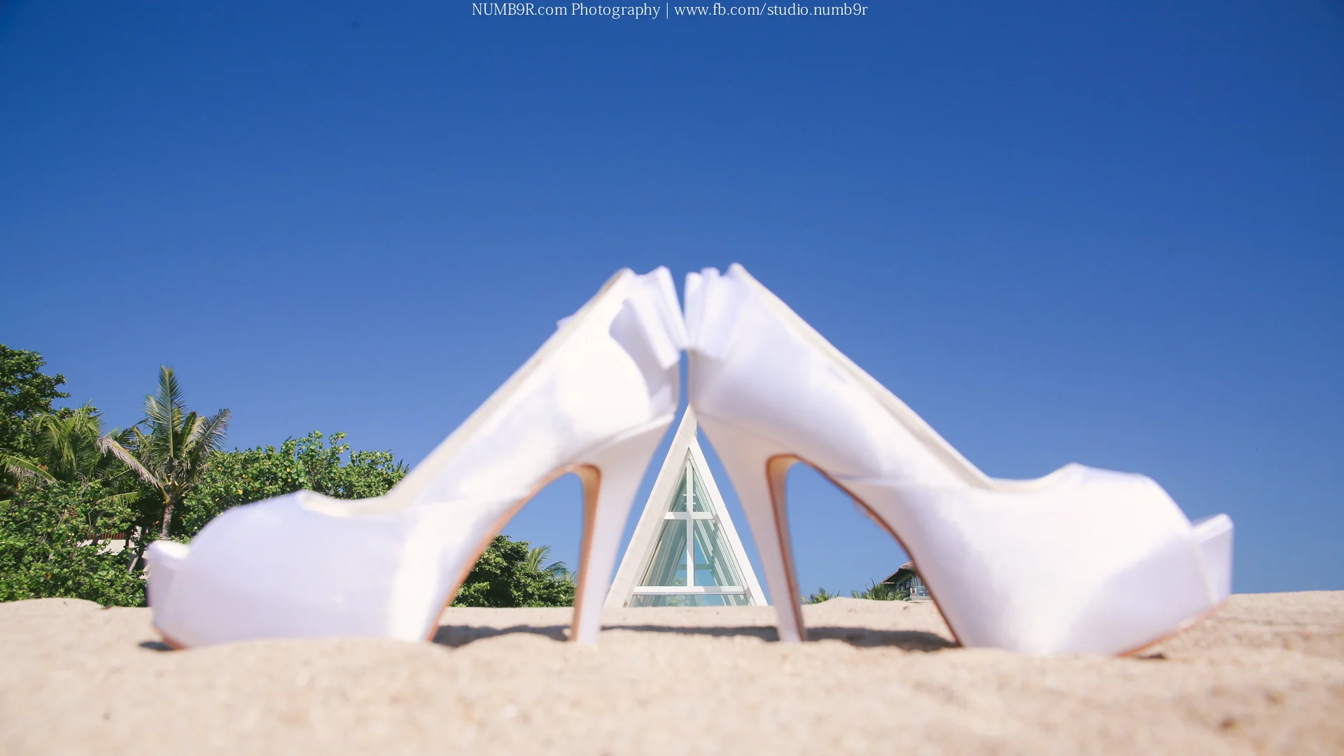 studio_numb9r_wedding-bali-beach-conrad-infinity-church-slideshow-FB-25.jpg