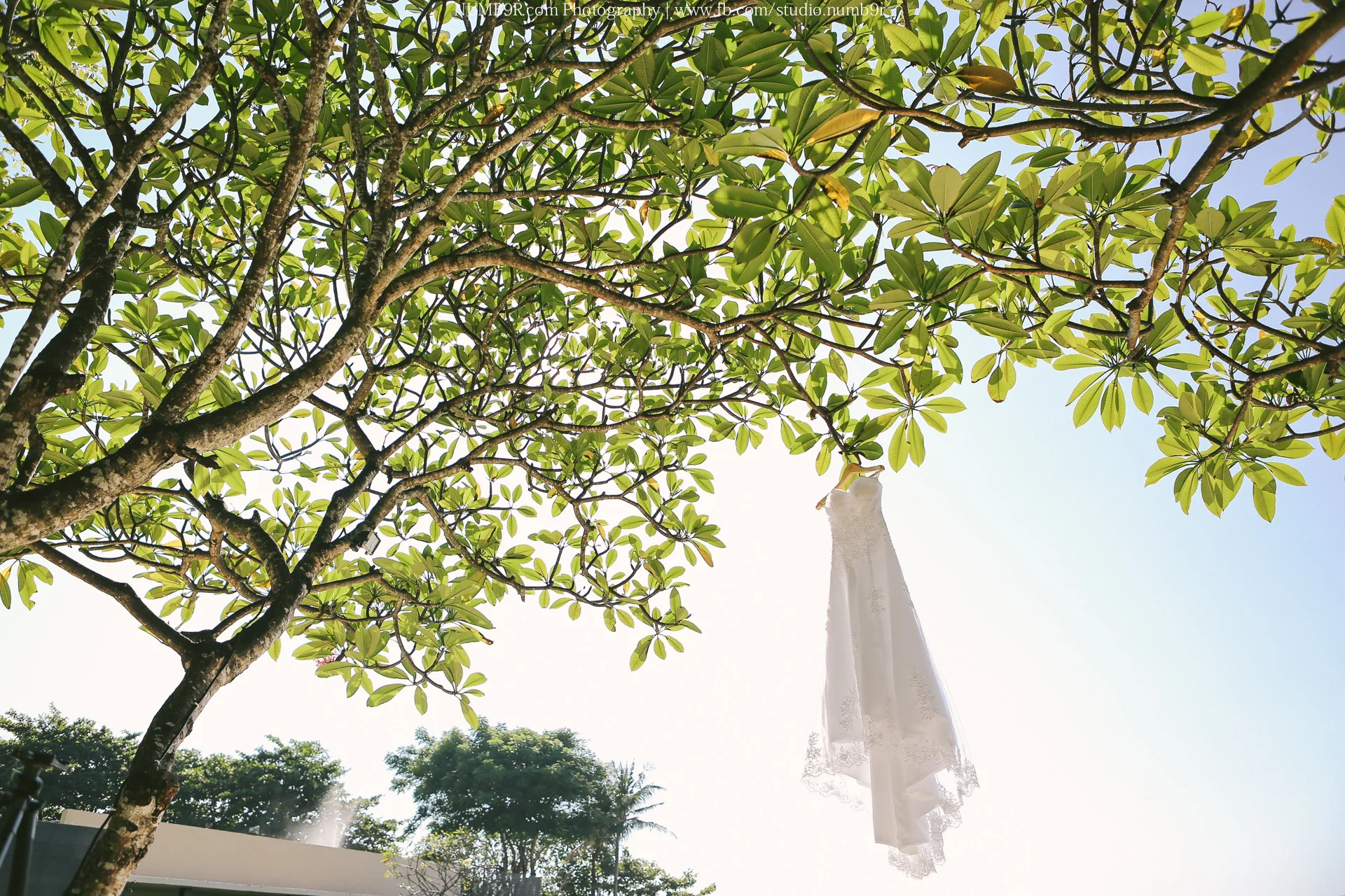 studio_numb9r_wedding-bali-beach-conrad-infinity-church-slideshow-FB-22.jpg