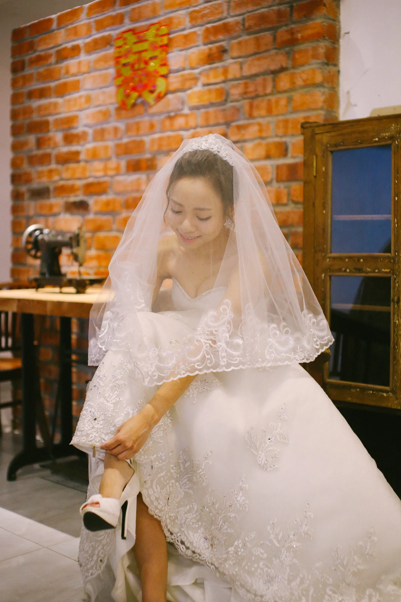 studio-numb9r-church-wedding-slide-74.jpg