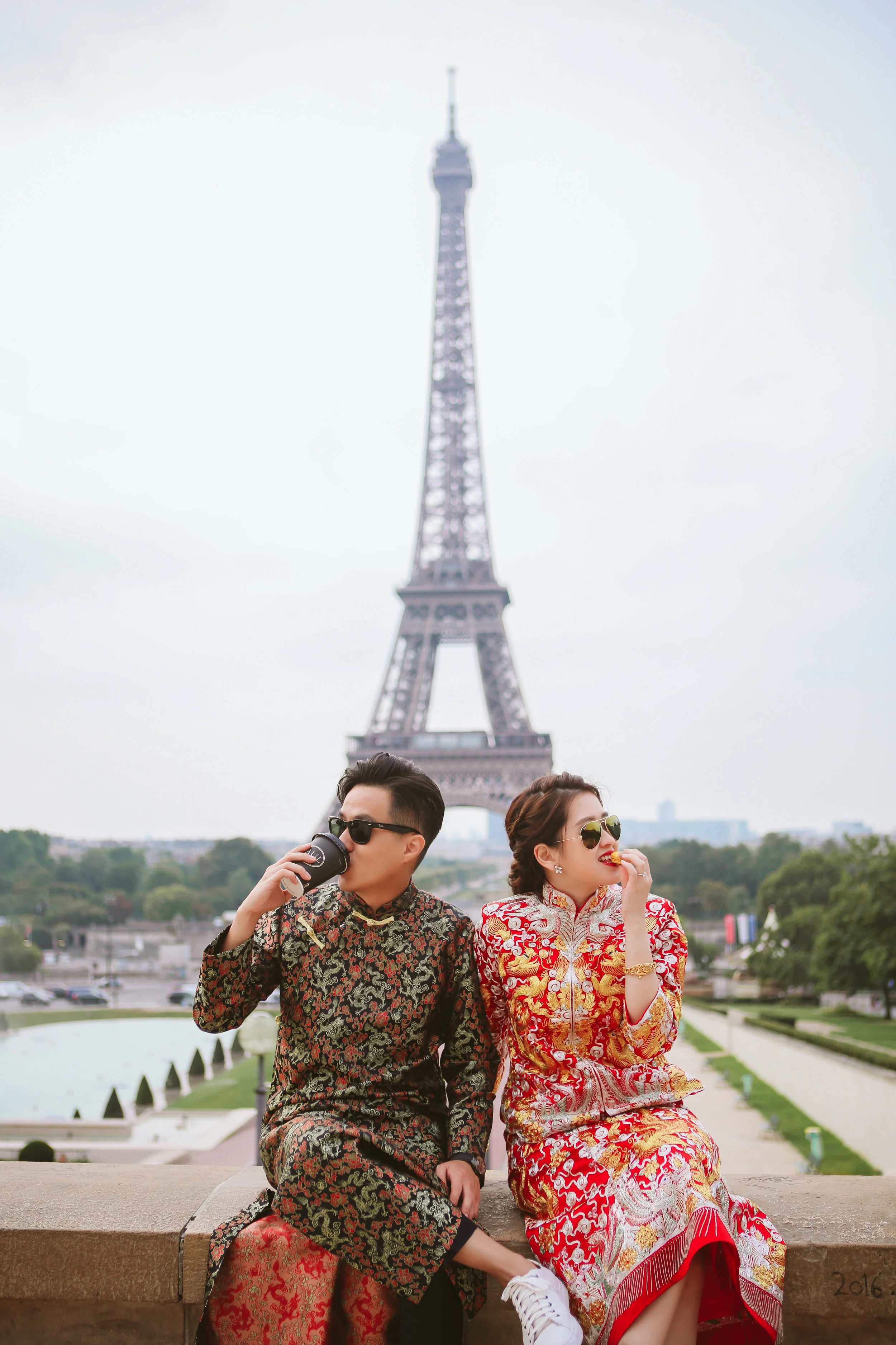 2017-pre-wedding-studio-numb9r-paris-tower-view-high-0871e.jpg