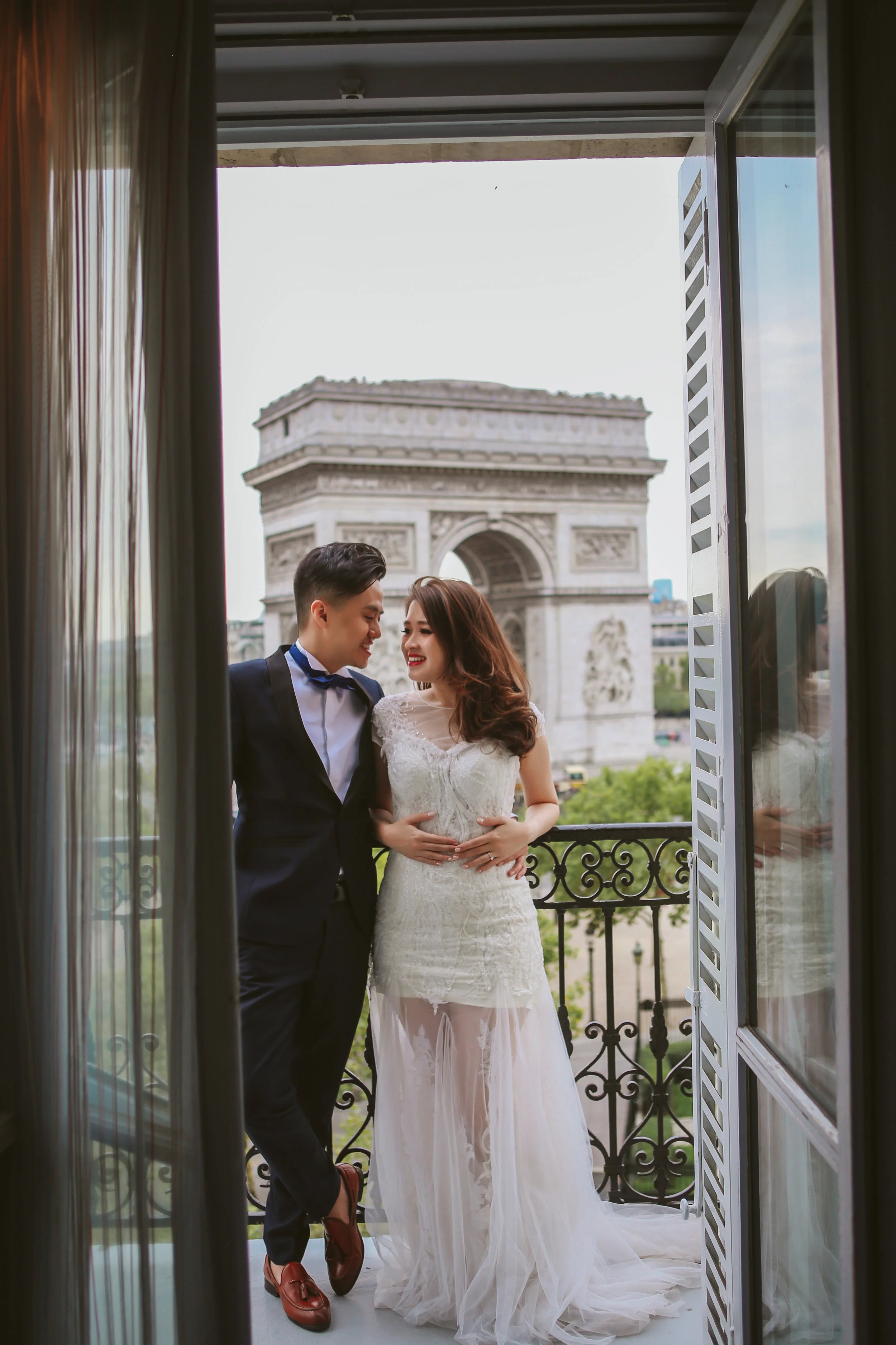 2017-pre-wedding-studio-numb9r-paris-tower-view-high-1526e.jpg