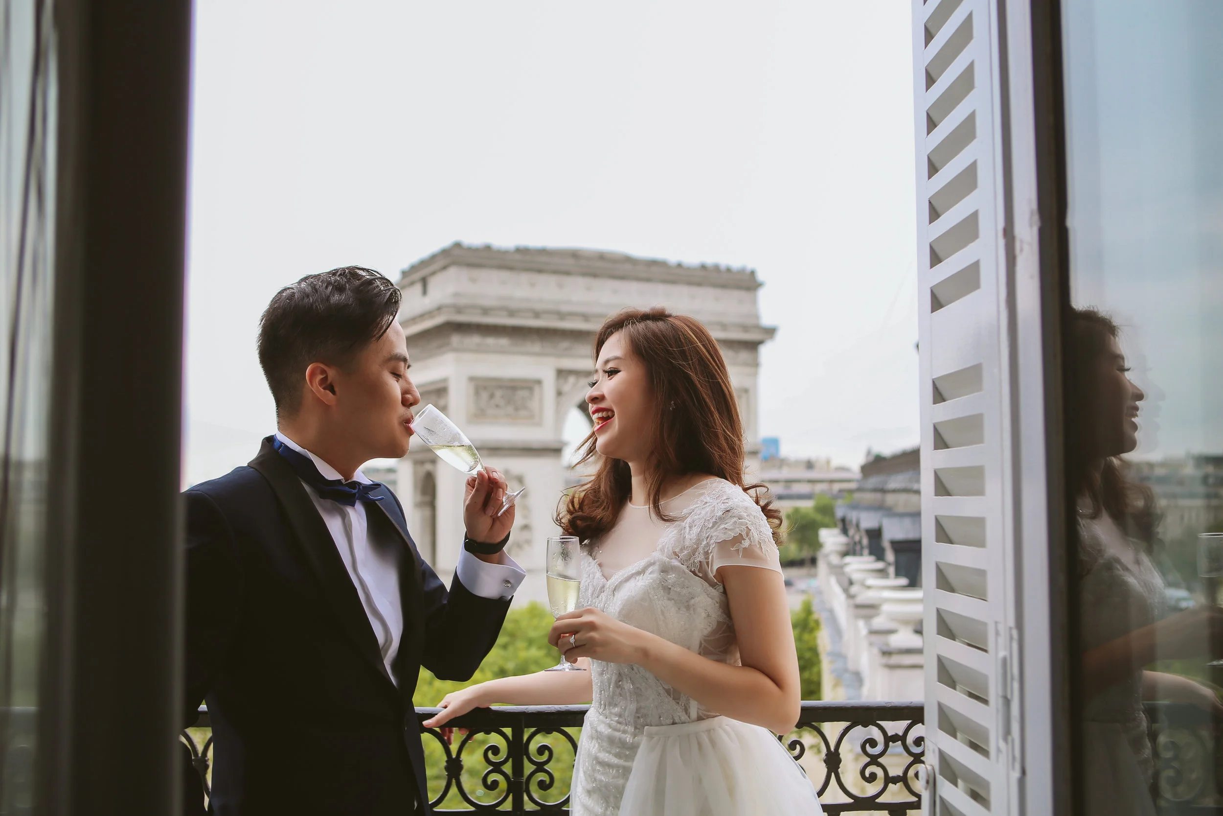 2017-pre-wedding-studio-numb9r-paris-tower-view-high-1643e.jpg