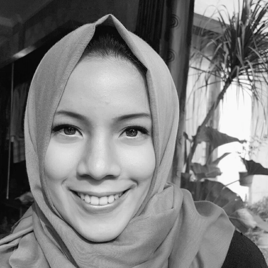 Ghina Nabilah jakarta, Indonesia Creative Enterpreneurship Team, Indonesian Youth for SDGs Ghina is young architect and a member of Creative Enterpreneurship Team at the Indonesian Youth for SDGs. As an architecture consultant, she is passionate about building environmentally sustainable, inclusive and resilient cities, and continuously looking for sustainable and scalable design solutions to urban development challenges. As a local pathways fellow, she aims to develop and implement solutions that would help adress the challenges cities in Indonesia face amidst rapid urbanization. Ghina holds a degree in Architecture from the Gadjah Mada University.