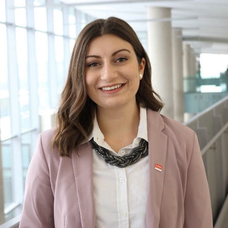 Mikayla Zolis Toronto, Canada MaRS Solutions Lab Coordinator, MaRS Discovery District Mikayla is a recent Bachelor of Business graduate from Brock University and works at MaRS Solutions Lab, a social innovation lab in Toronto tackling complex societal challenges relating to inclusivity in cities. She is passionate about innovation and engagement in municipal government and equally as passionate about the role businesses play in solving large-scale social and environmental issues.