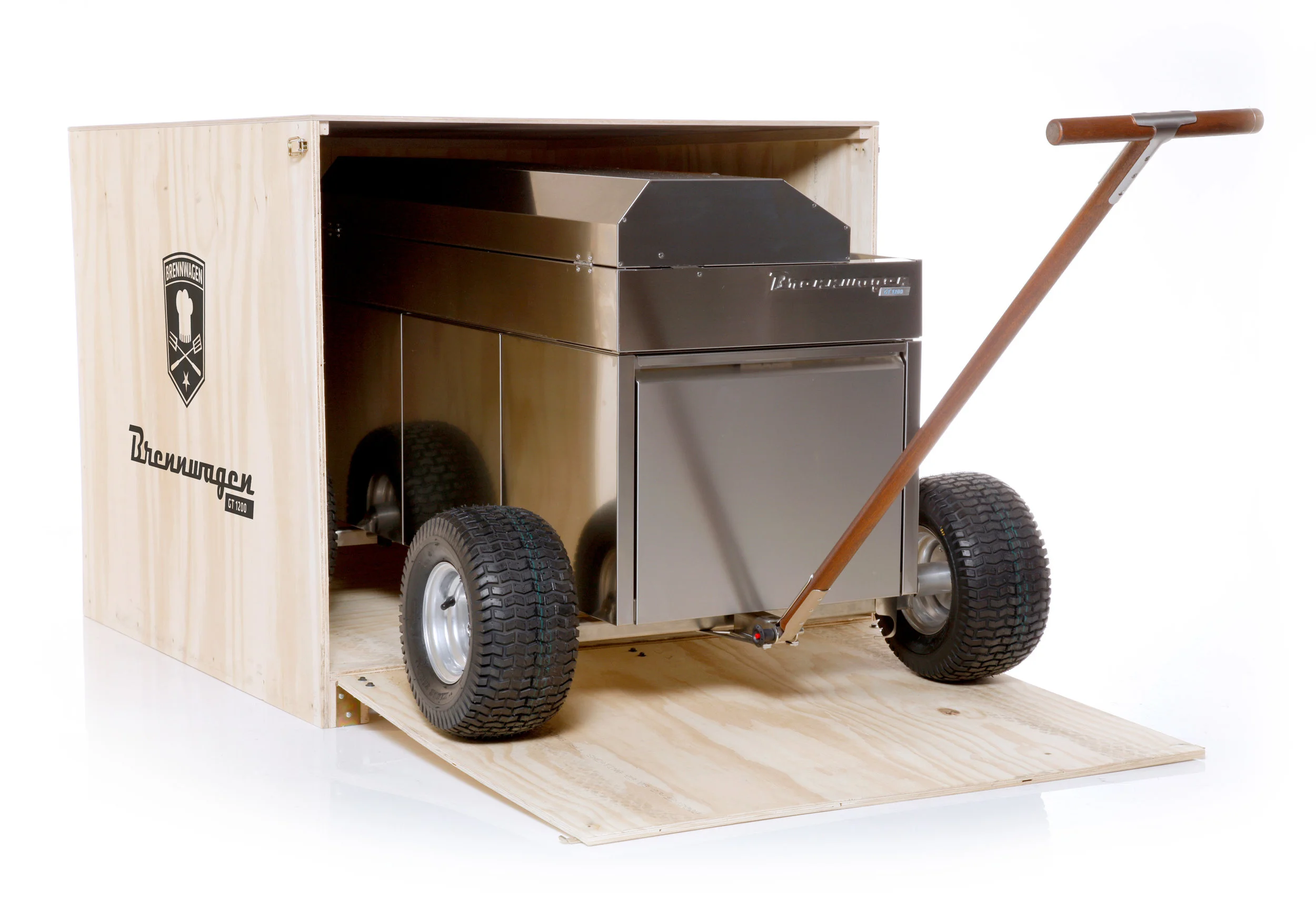 11_Josekdesign_Brennwagen.jpg