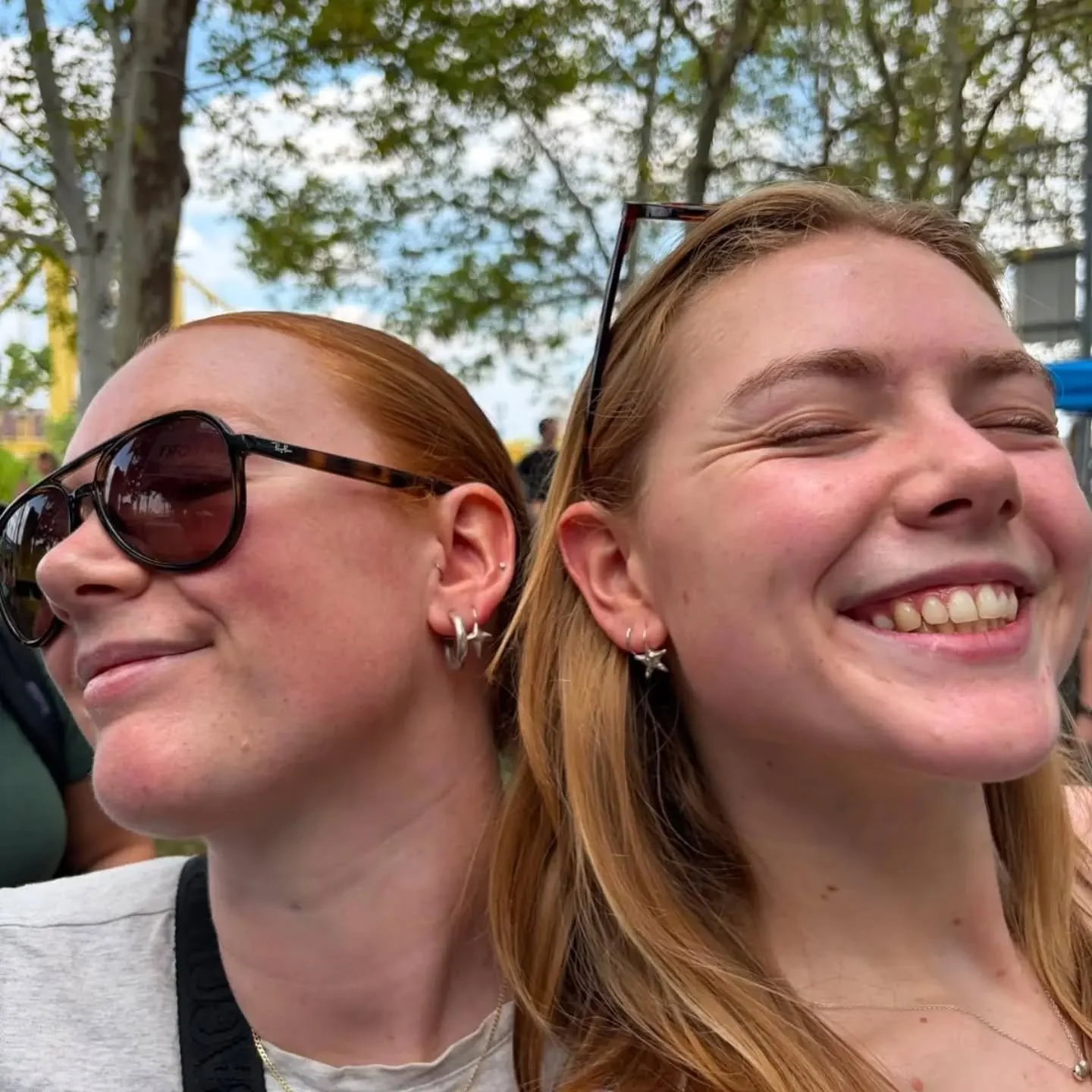 Matchy matchy earrings for the sweetest sister combo! Love seeing photos of you guys wearing my lil star babies ! 
Happy birthday lovely ! 💫💫💫