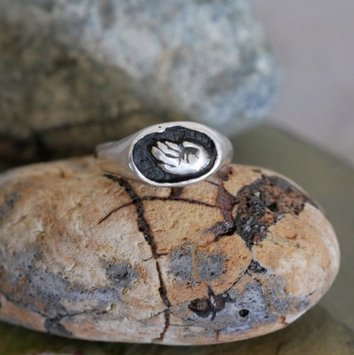 Hand Signet